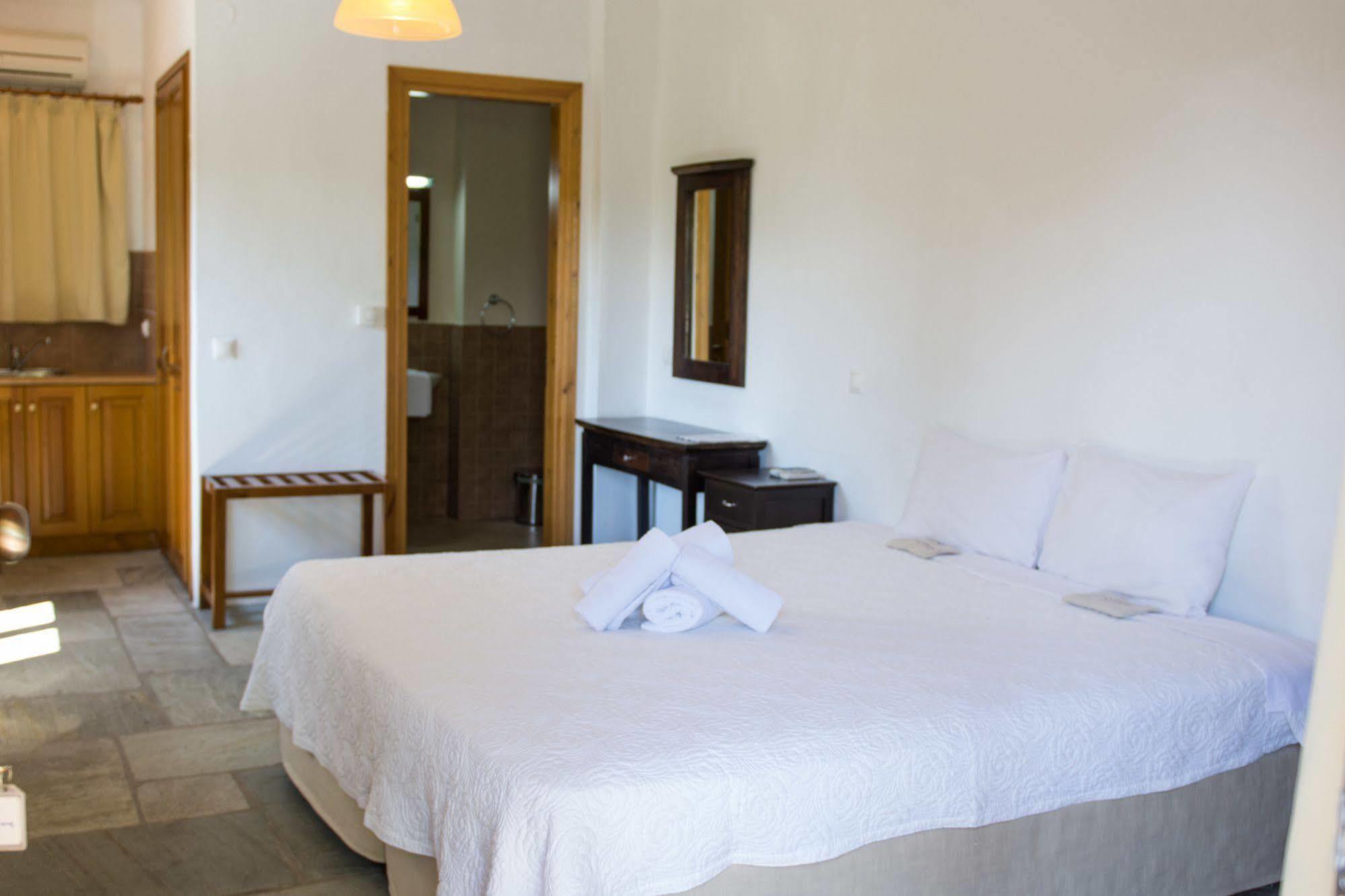 Aparthotel Alkifron Kala Nera