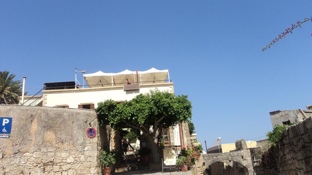 Minos Guest house
