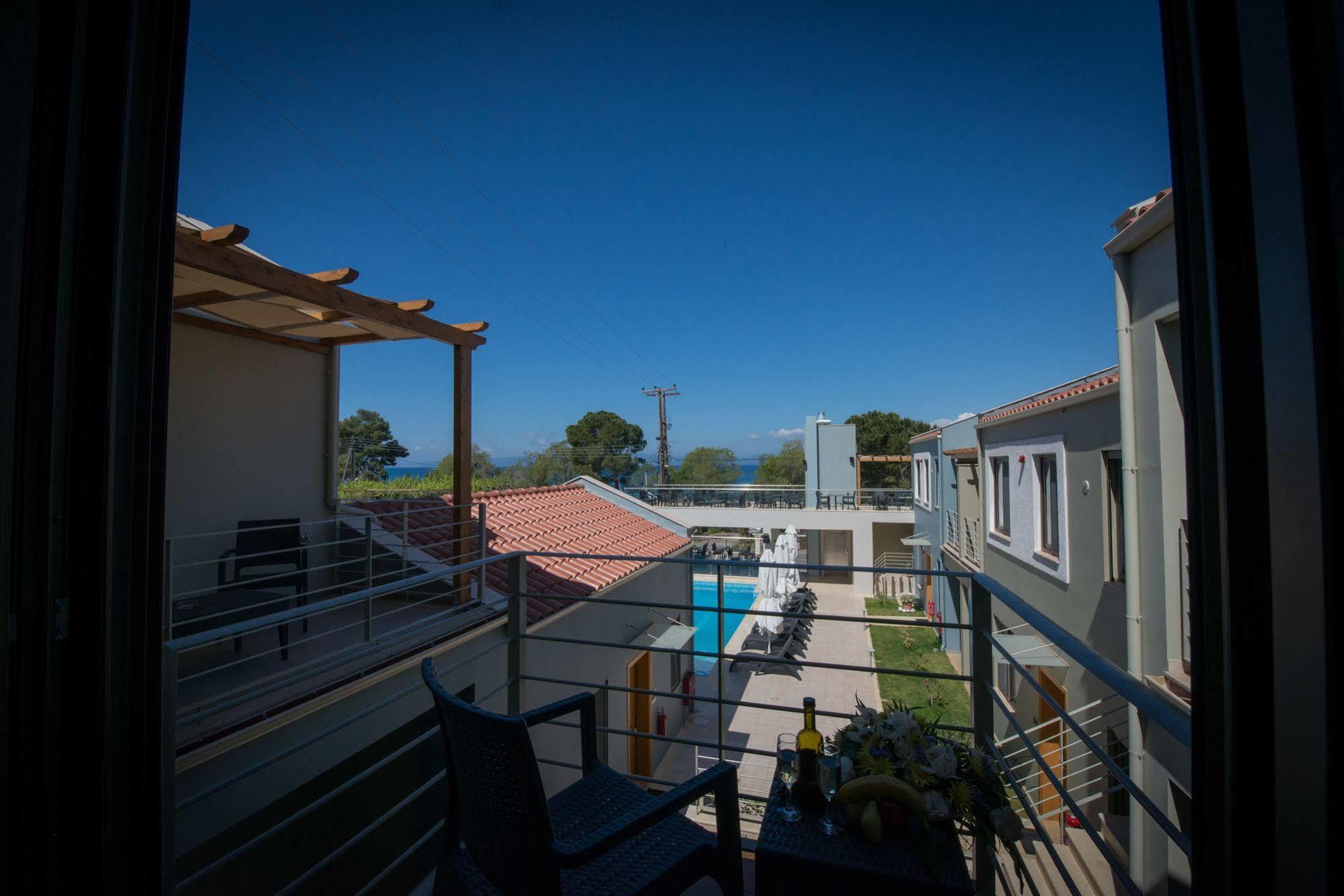 Aparthotel Mantinia Bay 3*