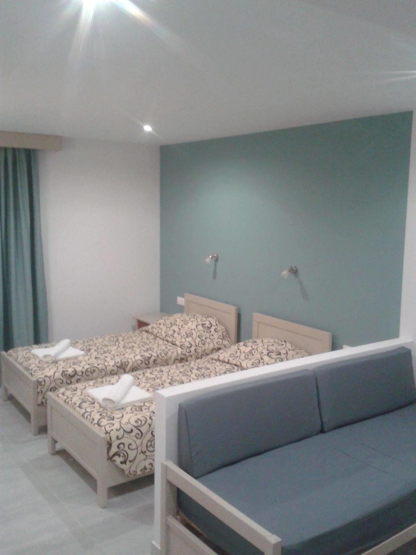 Aparthotel Christakis
