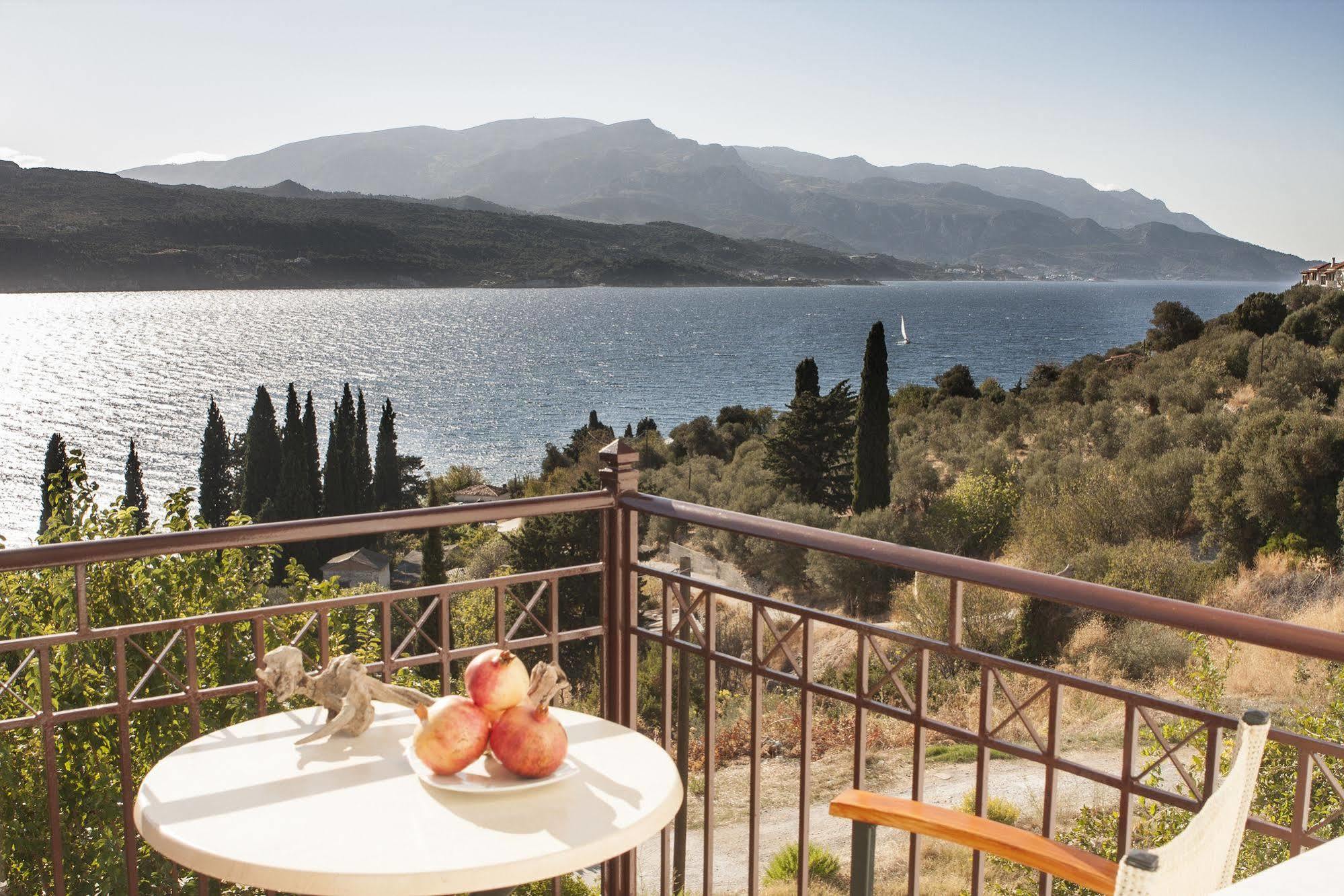 Aparthotel Scorpios & Samos Town