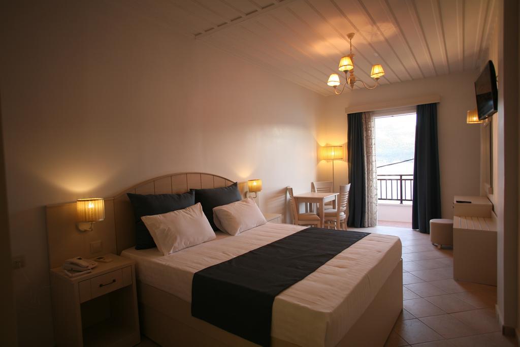 Hotel Mirini 3*