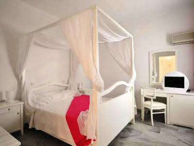 Narges 4* Aliki (Paros)