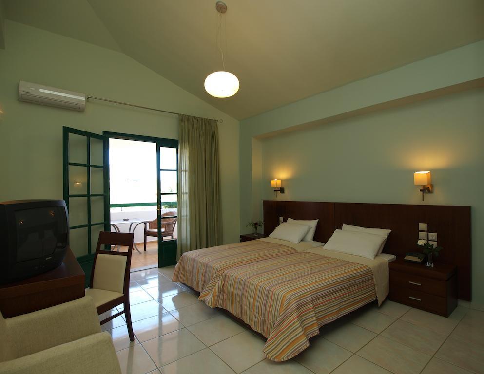 Skiathos Club & Hotel