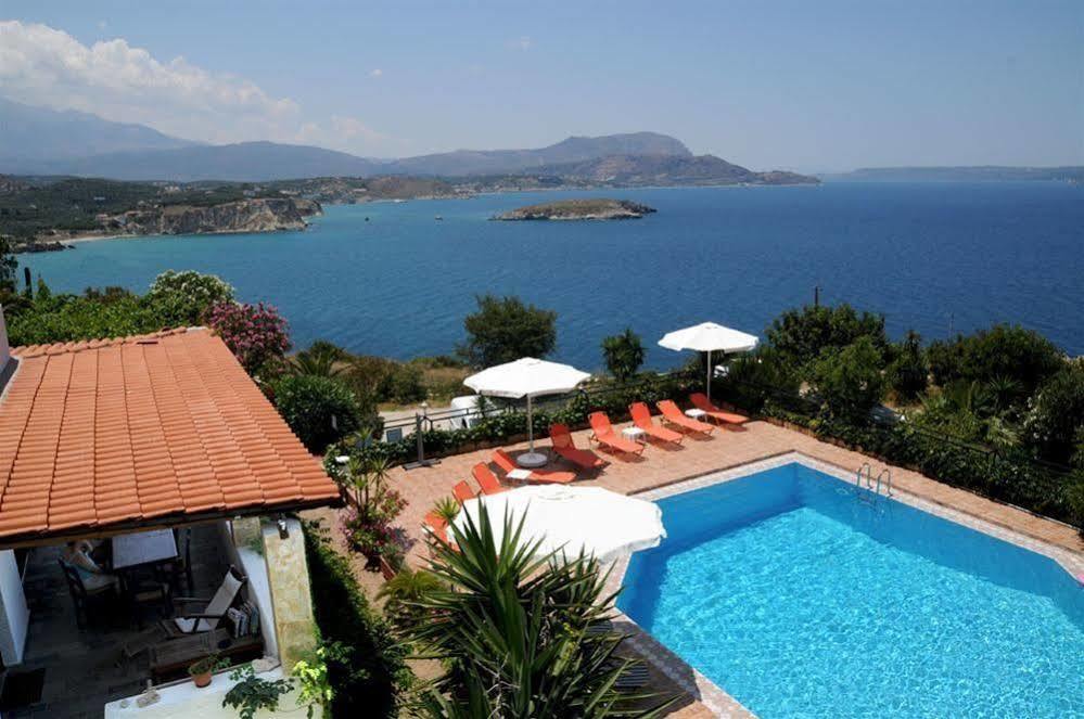 Emerald Aparthotel 2*