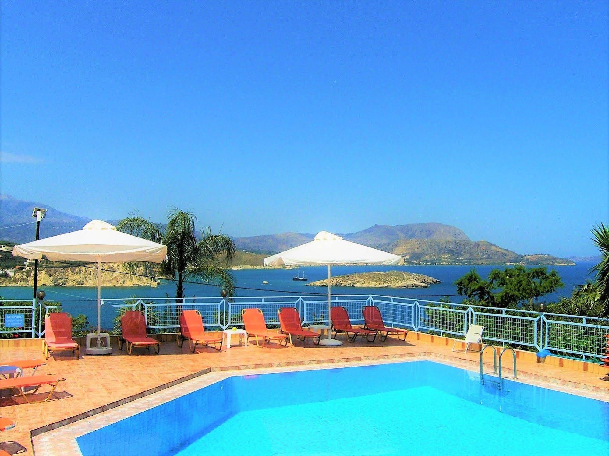 Emerald Aparthotel 2*