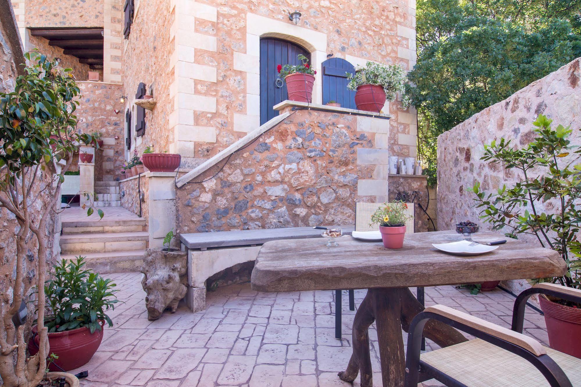 Traditional Aparthotel 4*