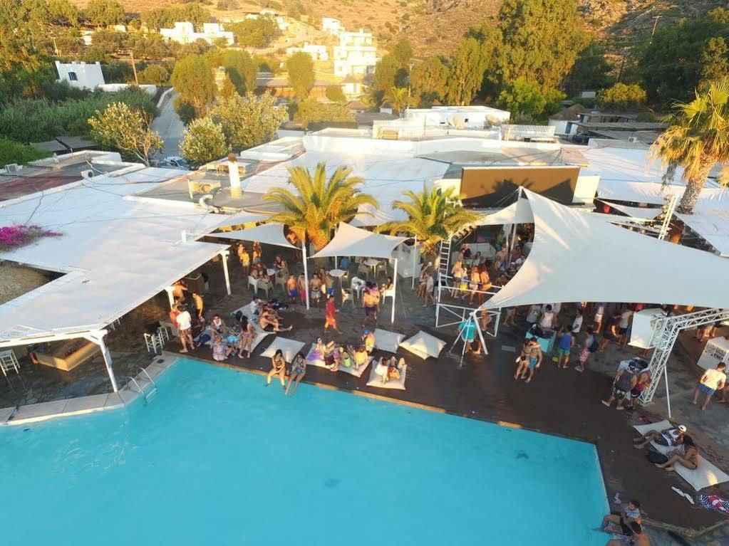 Hotel Far Out Village 3*