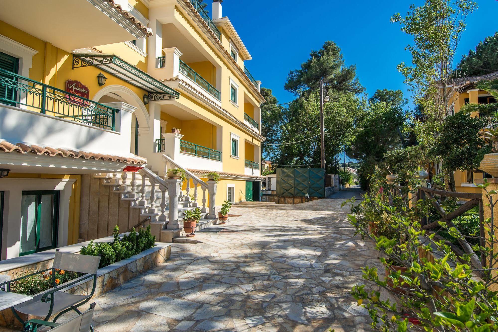 Aparthotel Andreolas Luxury