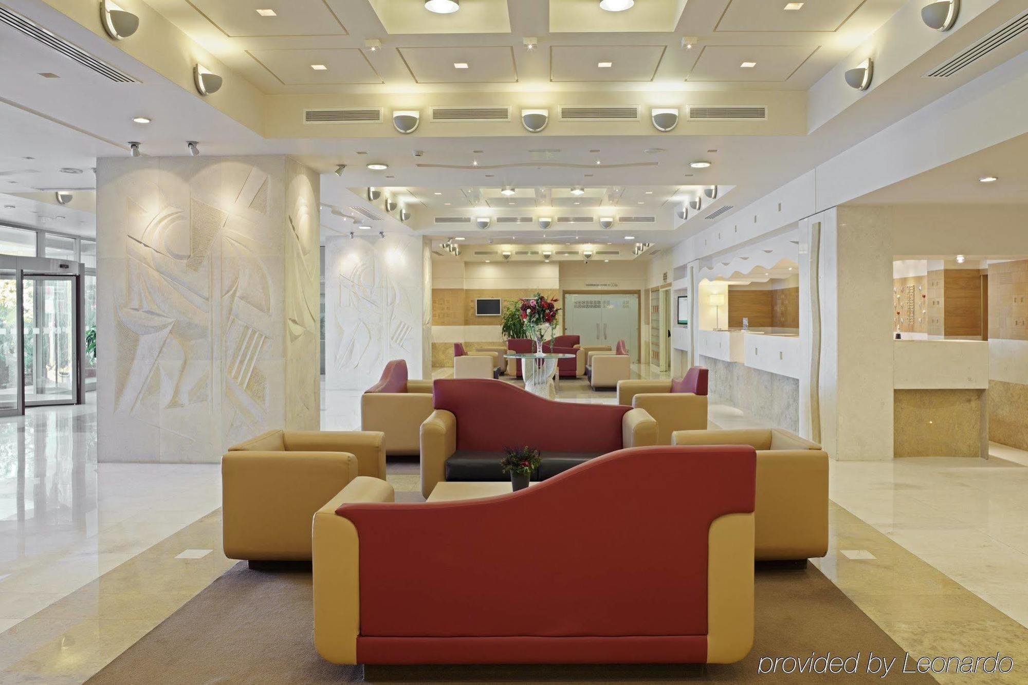 Attica Av, Airport W. By Ihg Hotel 4*
