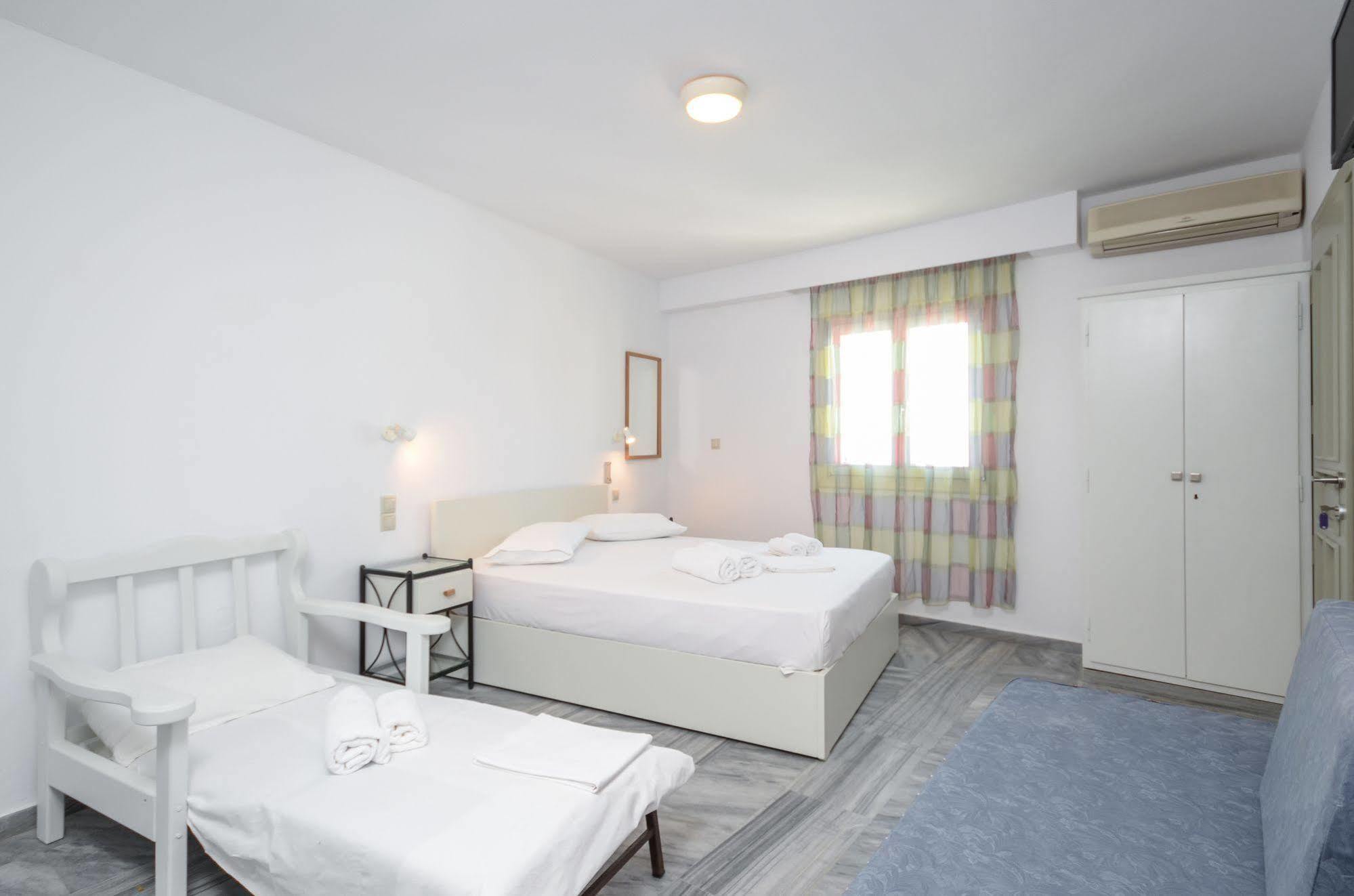 Soula Naxos Hotel *
