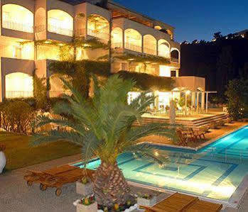 Hotel Radisson Plaza Skiathos 4*
