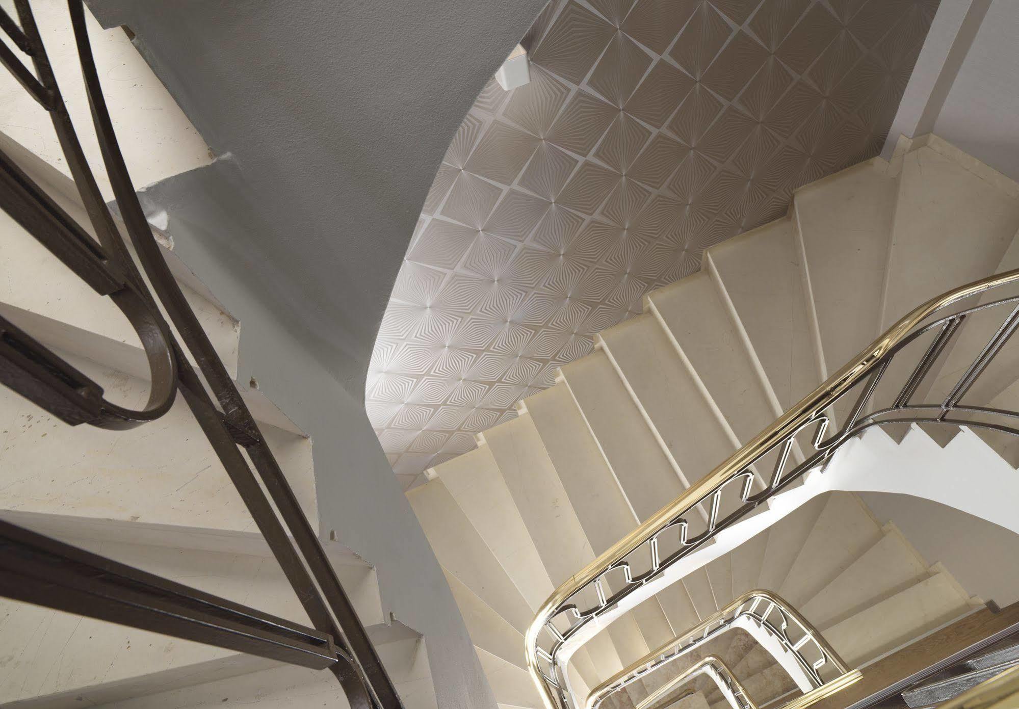 Hotel Holiday Suites 4*