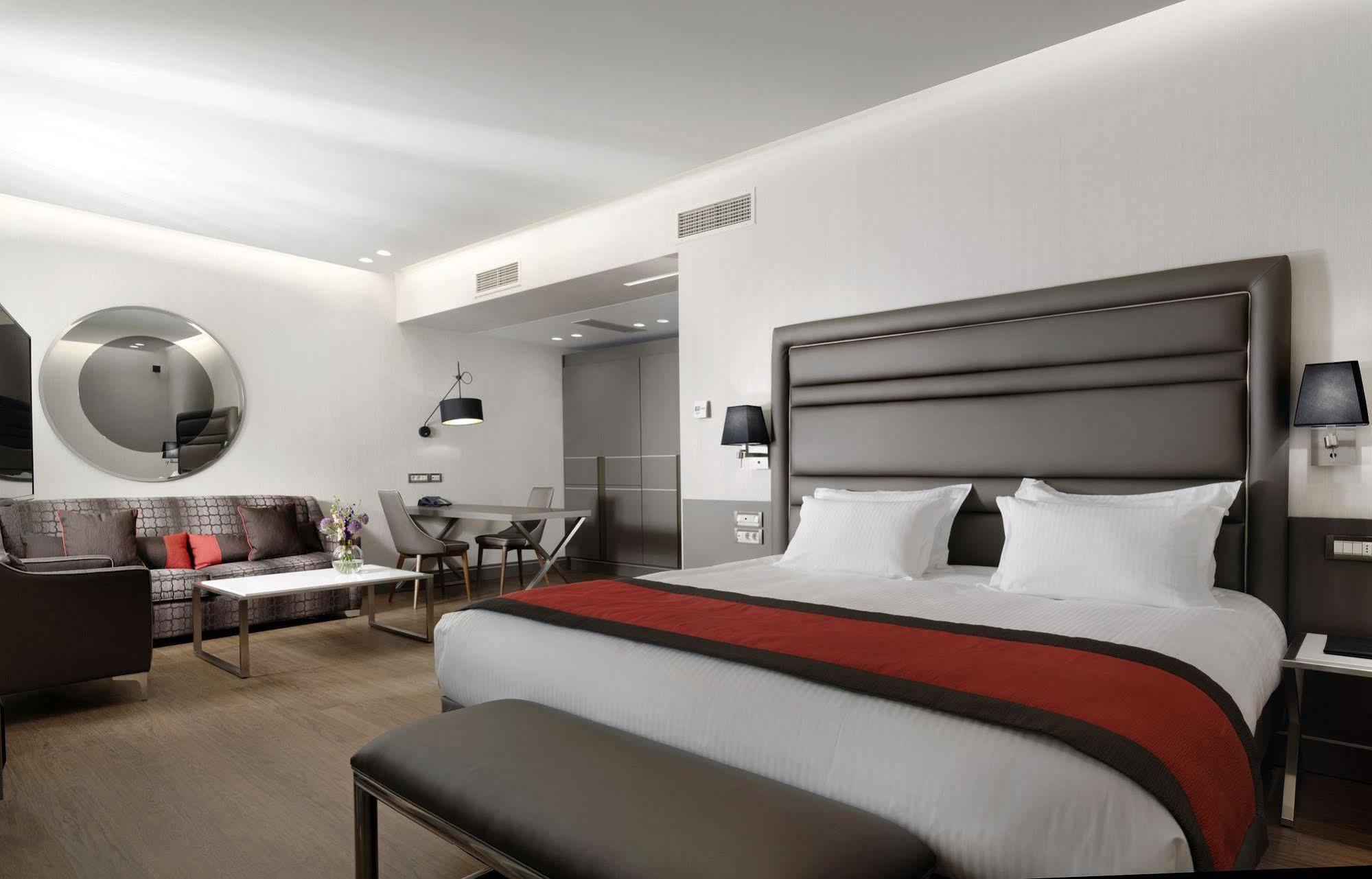 Hotel Holiday Suites