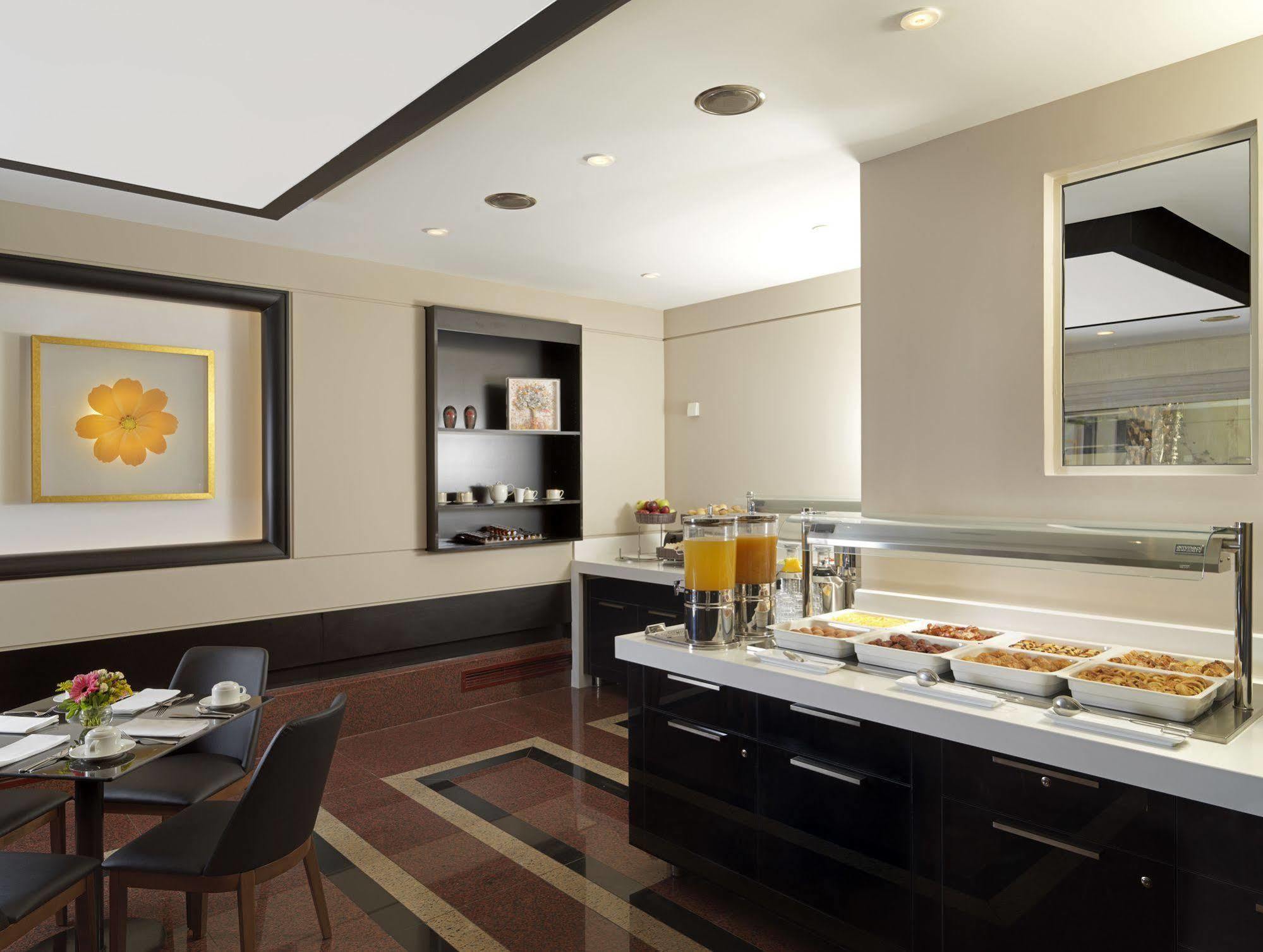 Holiday Suites 4* Athens