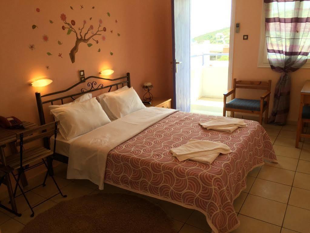 Isidora Hotel Agia Marina (Aegina)