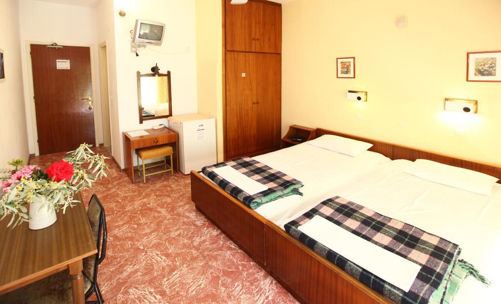 Europa Hotel 2*