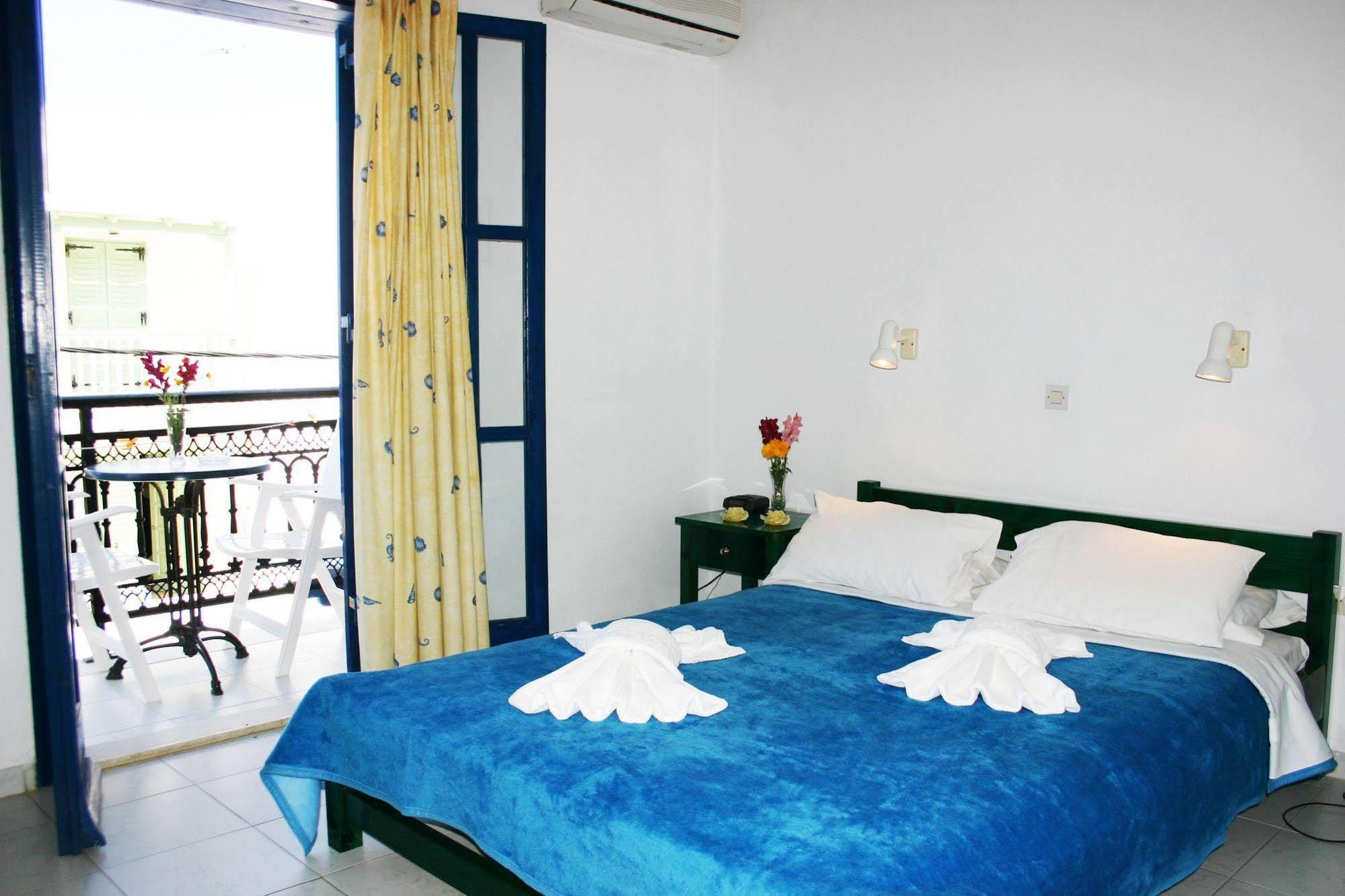 Ikaros & 3* Naxos City