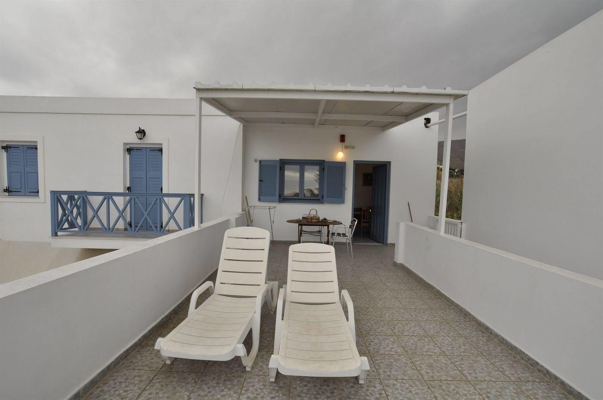 Manos Aparthotel 3*