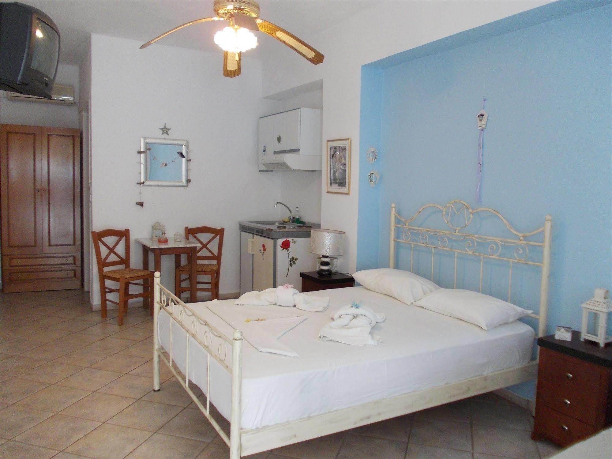 Aparthotel Manos 3*