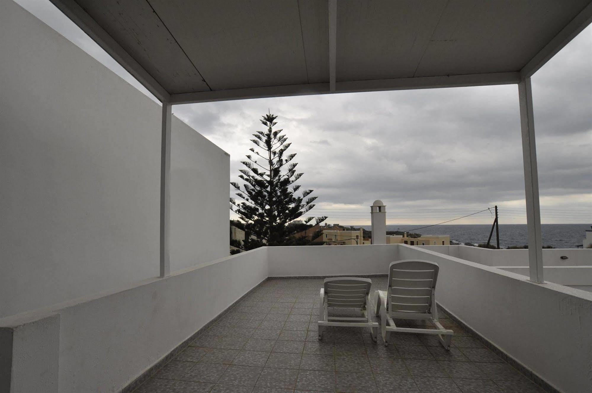 Aparthotel Manos Megas Gialos - Nites