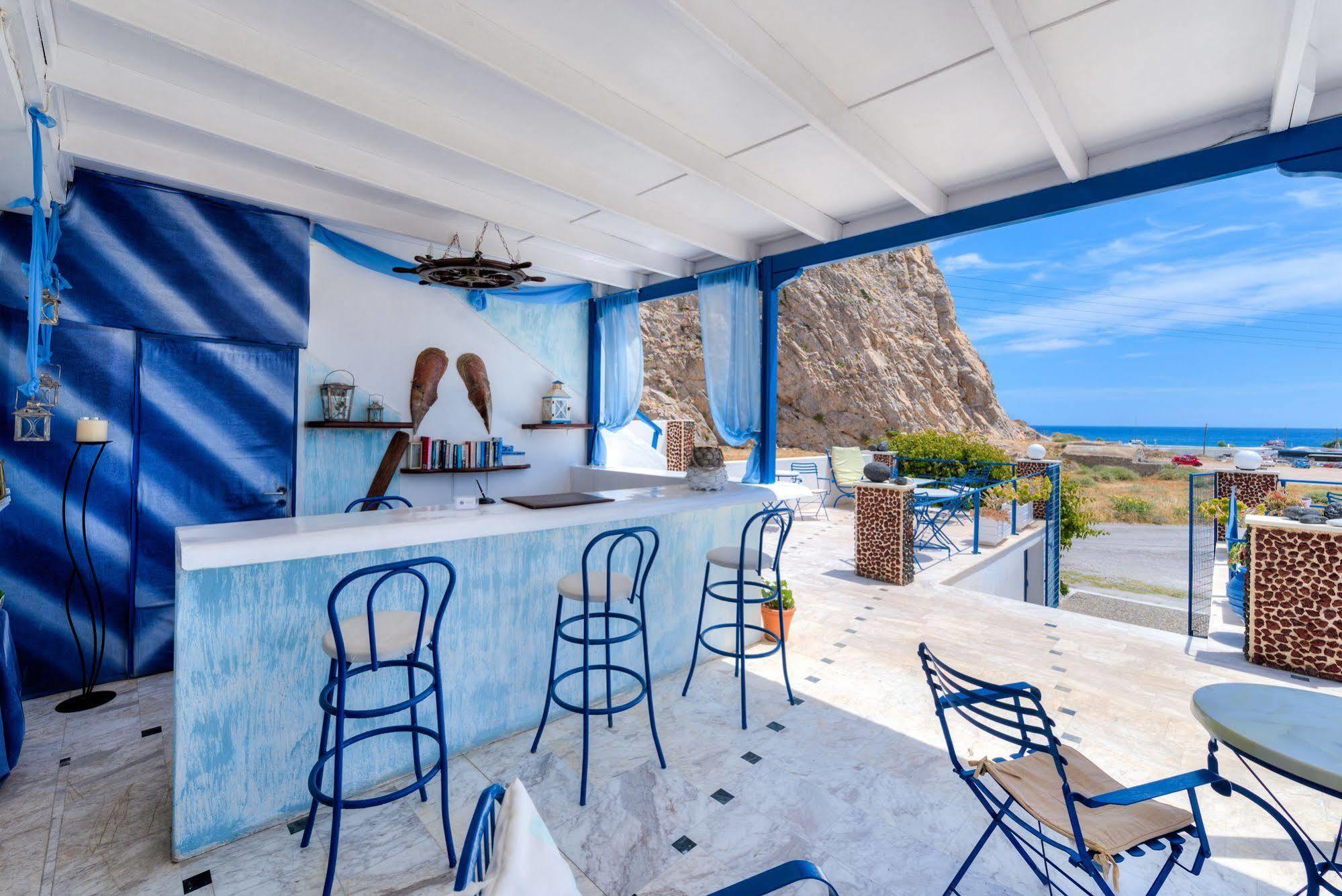 Onar & Aparthotel Perissa (Santorini)
