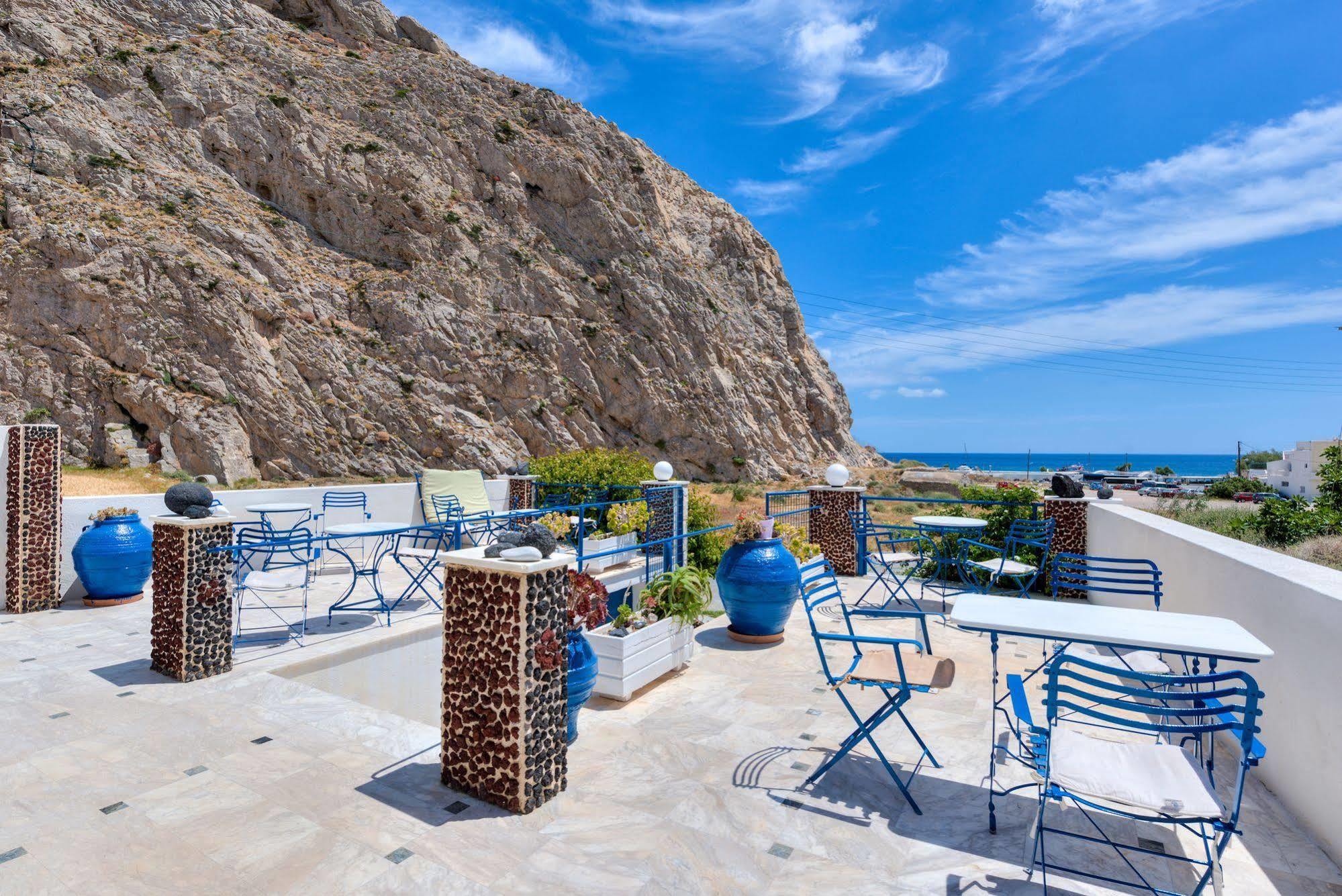 Onar & Perissa (Santorini)
