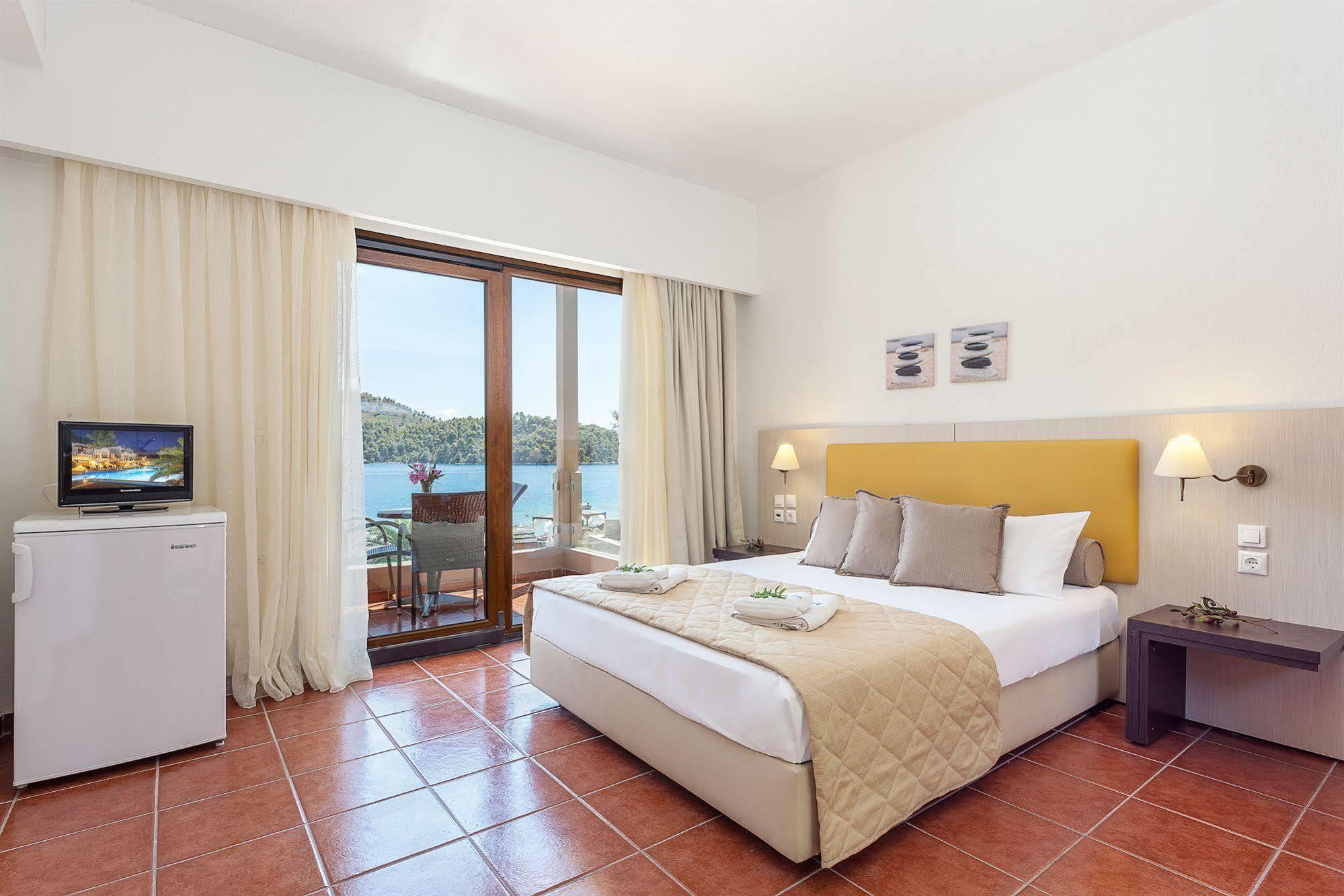 Blue Bay Panormos (Skopelos)