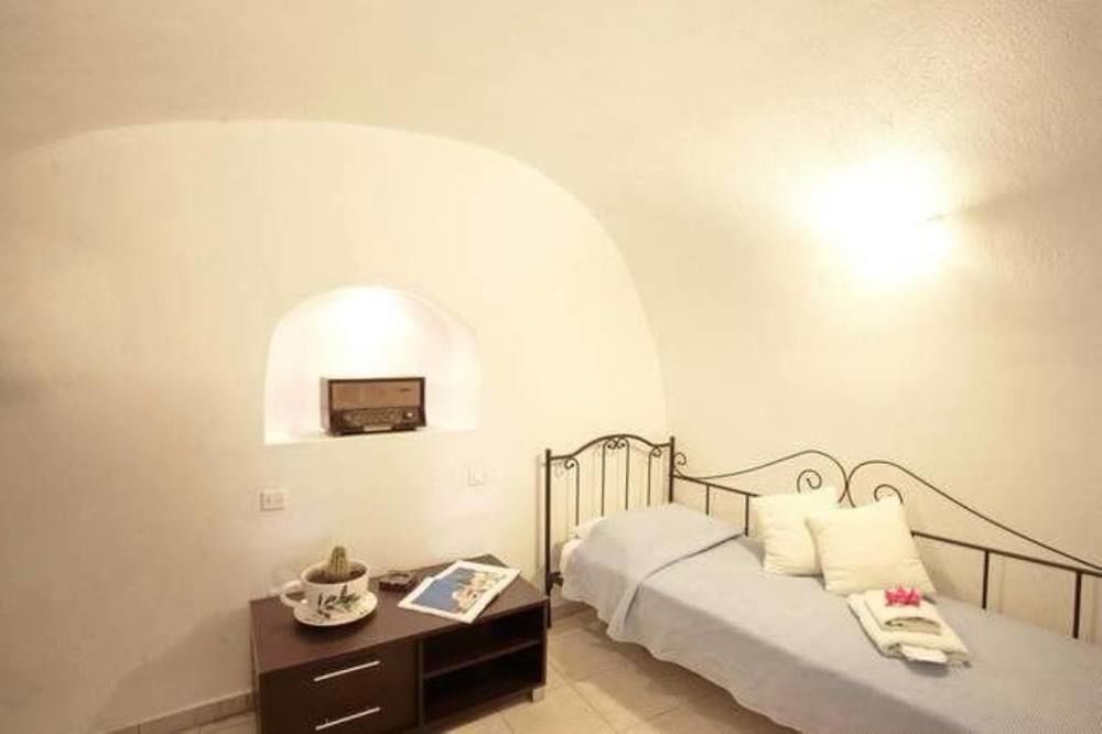 Iridanos Cave House * Megalochori (Santorini)