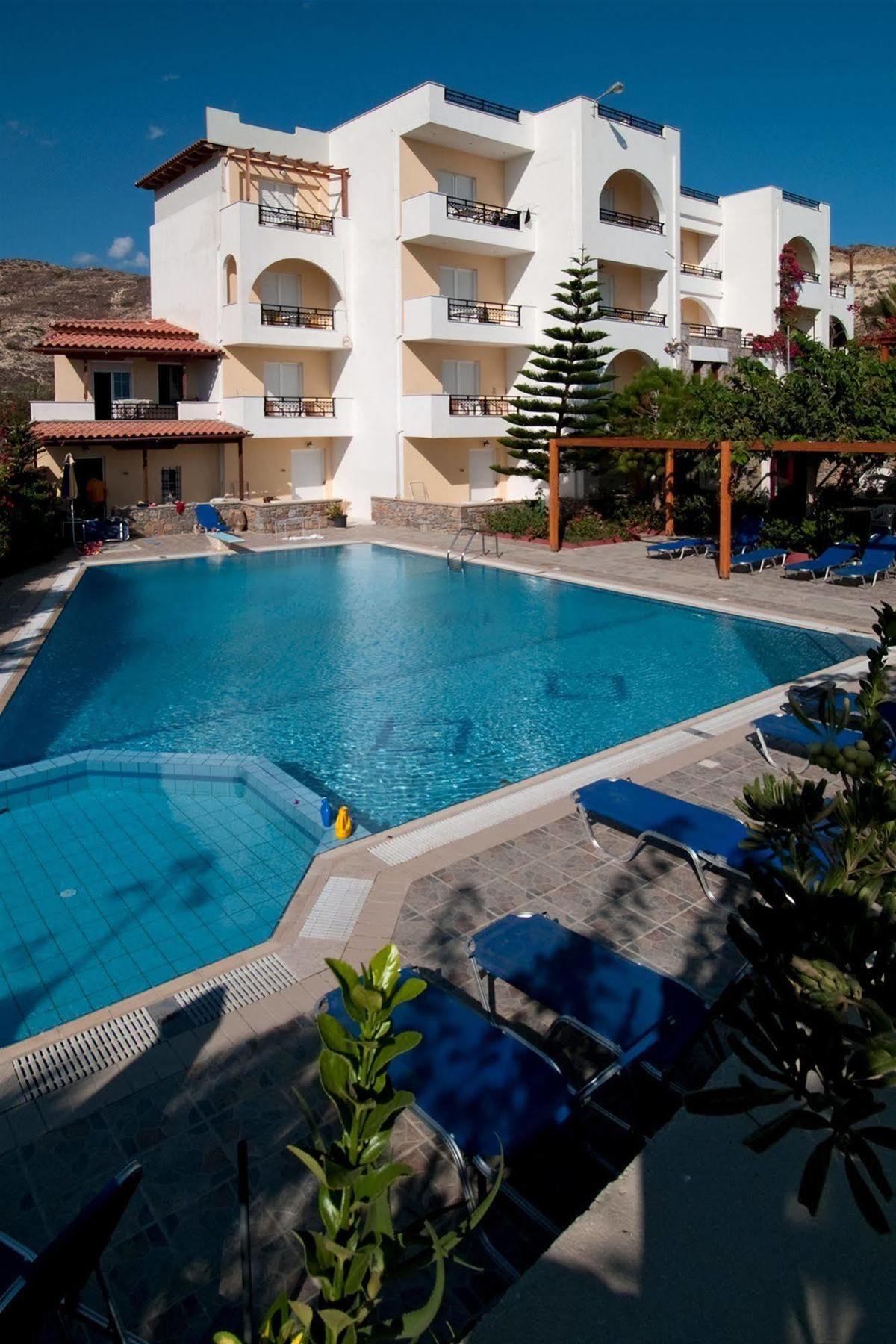 Aparthotel Sarikampos Myrtos (Crete)