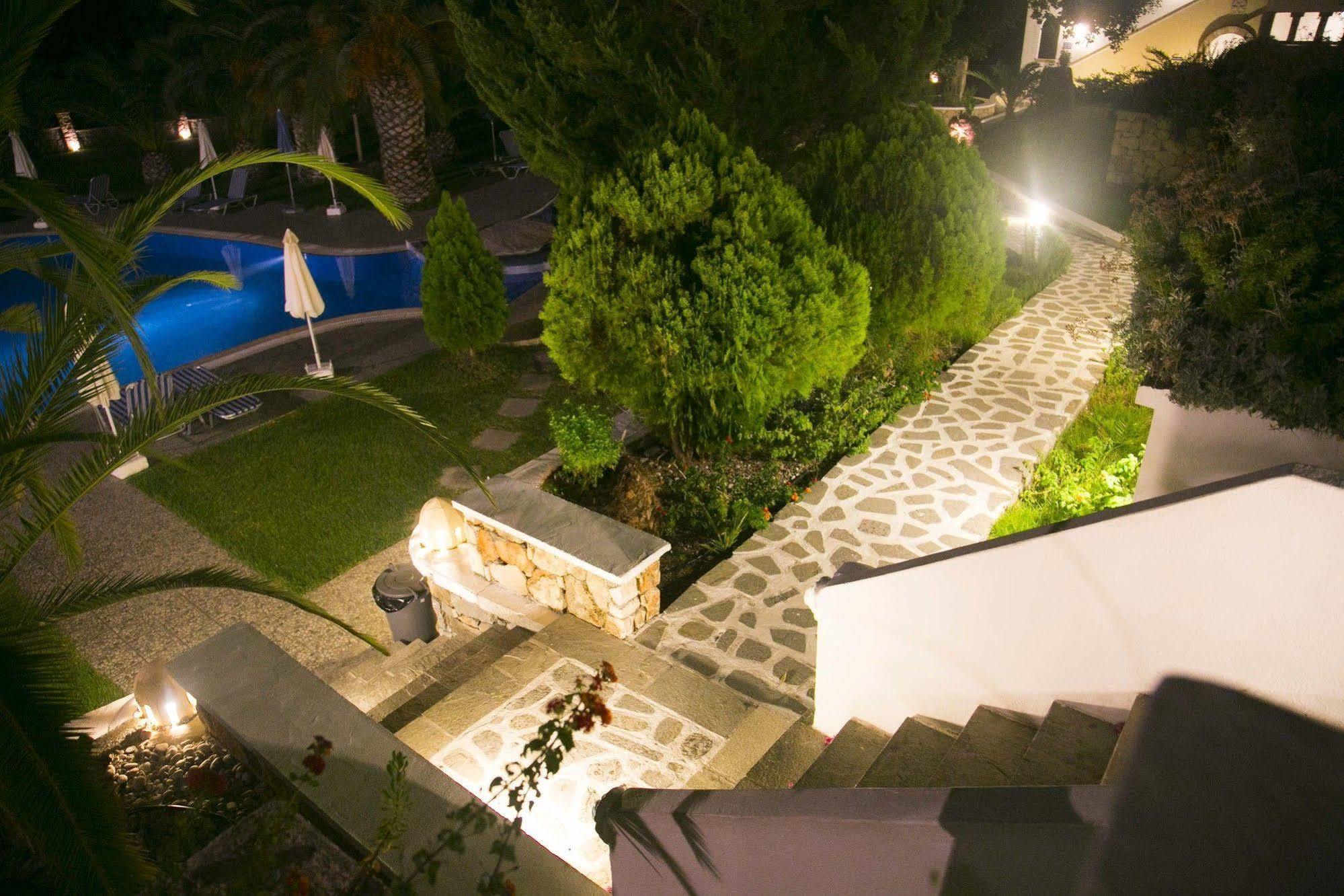Ekaterini Aparthotel 3*