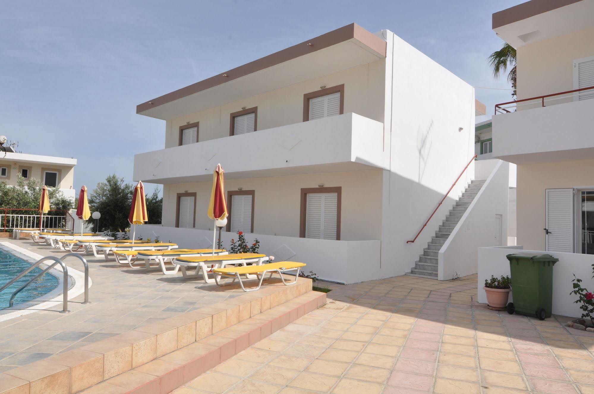 Popi Hotel 2*
