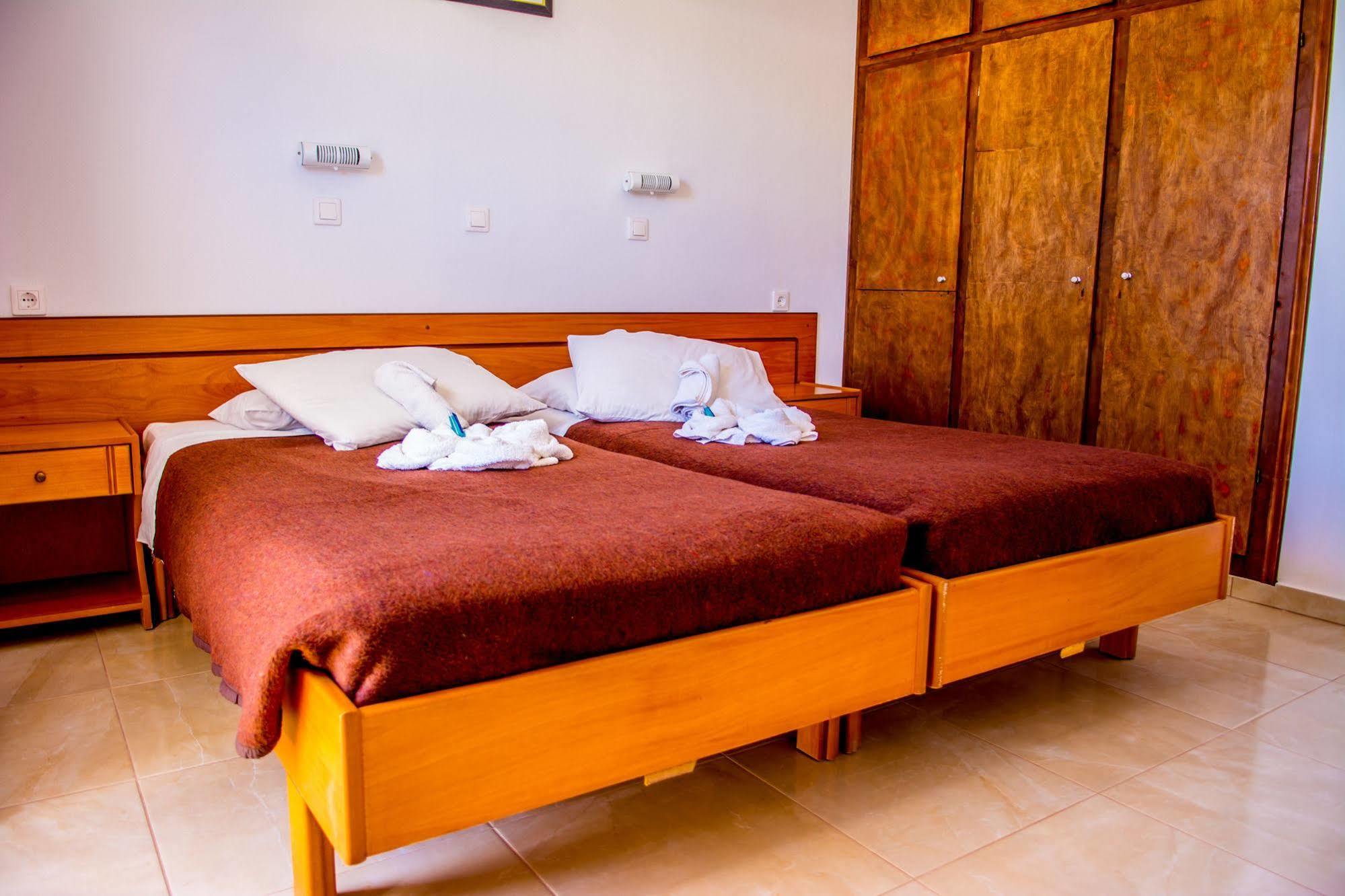 Popi Hotel 2*