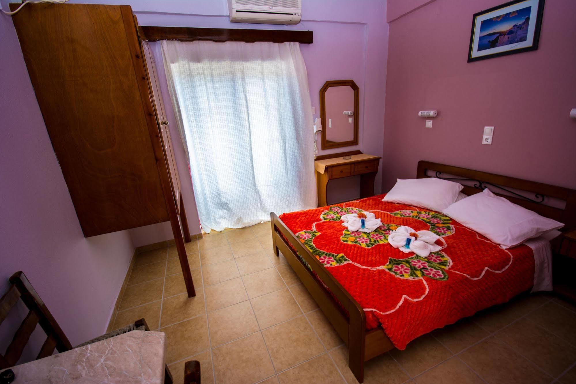 Popi Hotel 2*