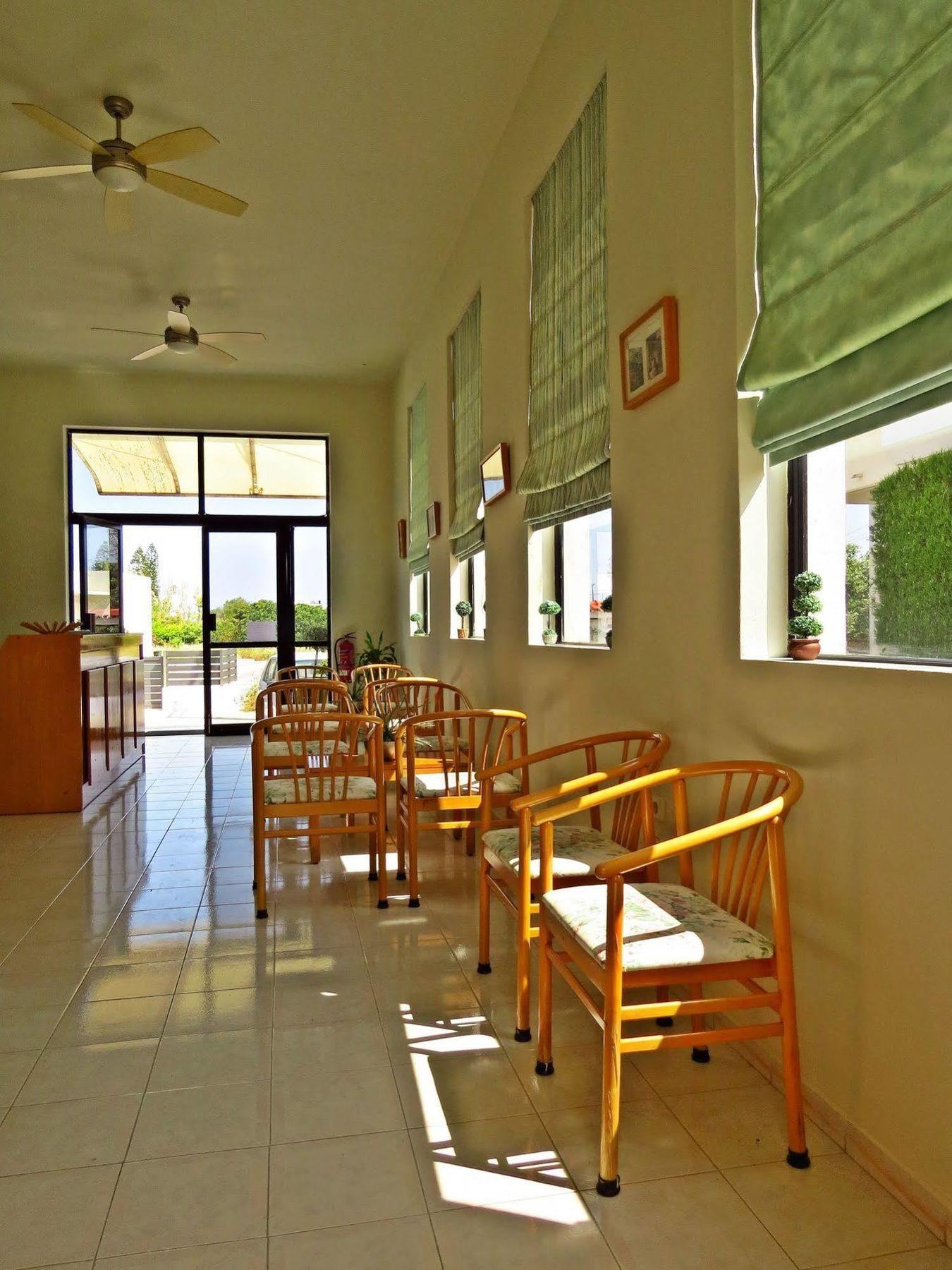 Aparthotel Debby 2*