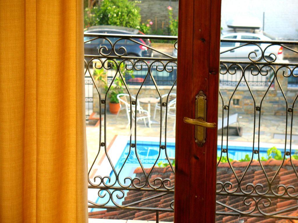 Pagaseon Rooms And Apartments