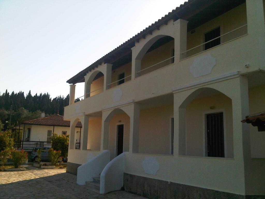 Virginia's Beachfront Apartment Kavos