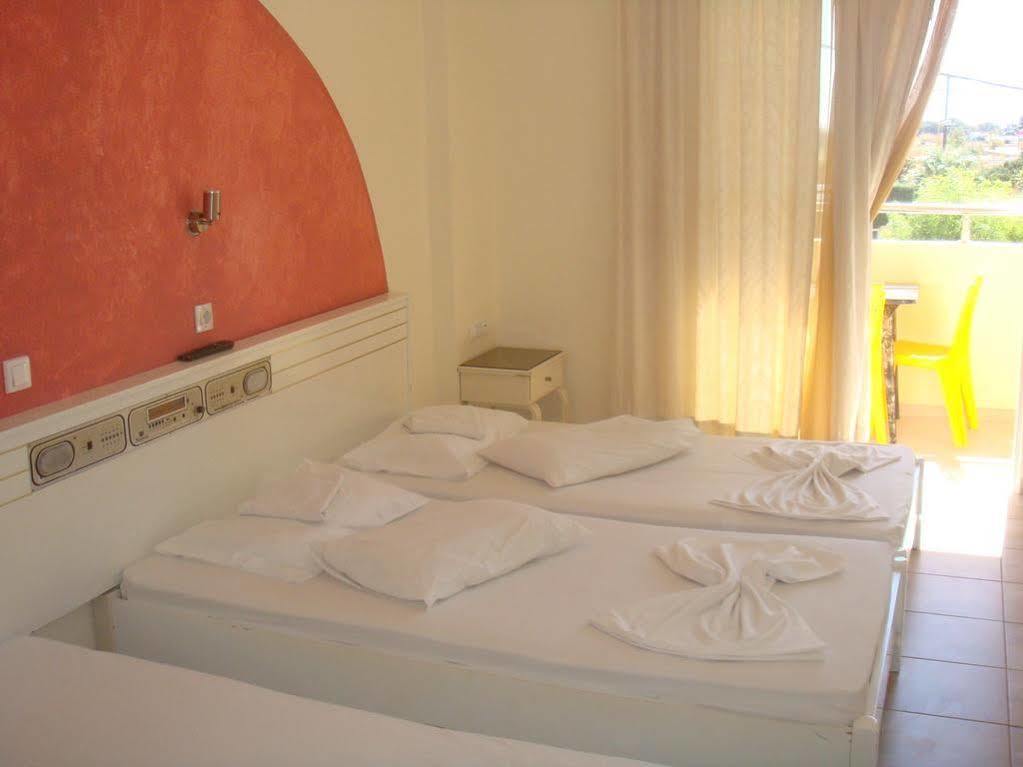 Aparthotel Billy's 3*