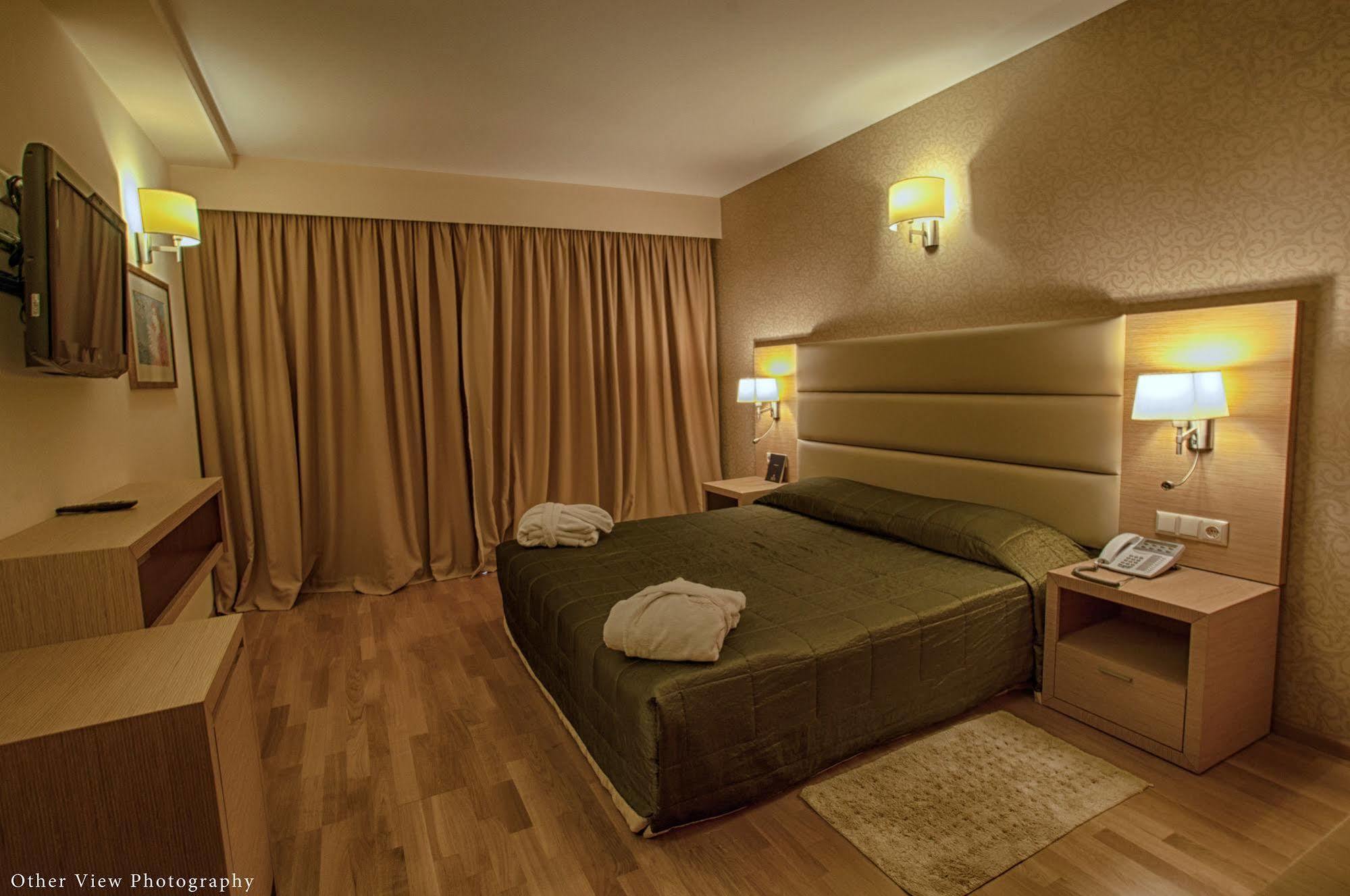 Arty Grand Hotel 5*