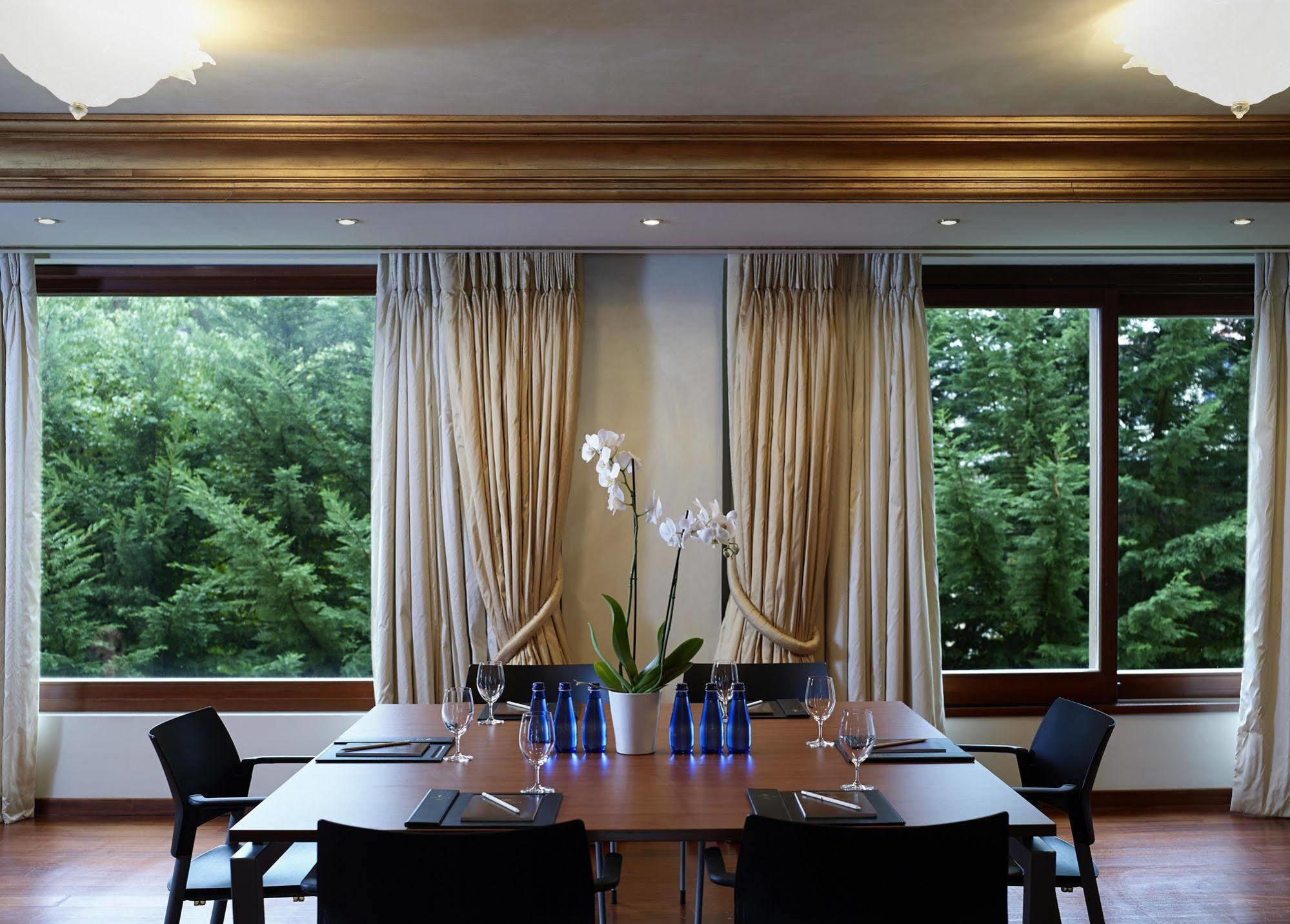Hotel Grand Serai Congress And