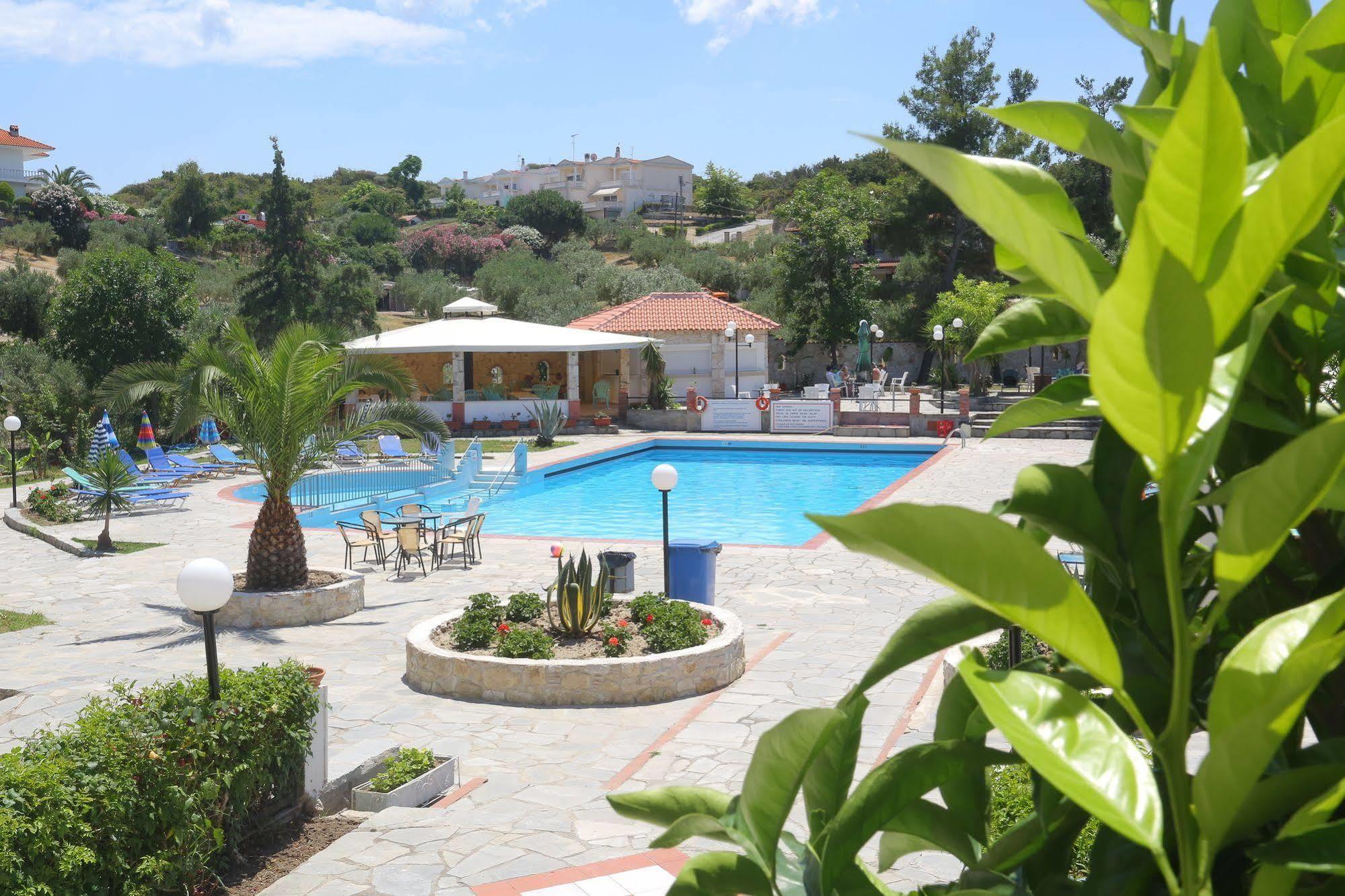 Hilltop 3*