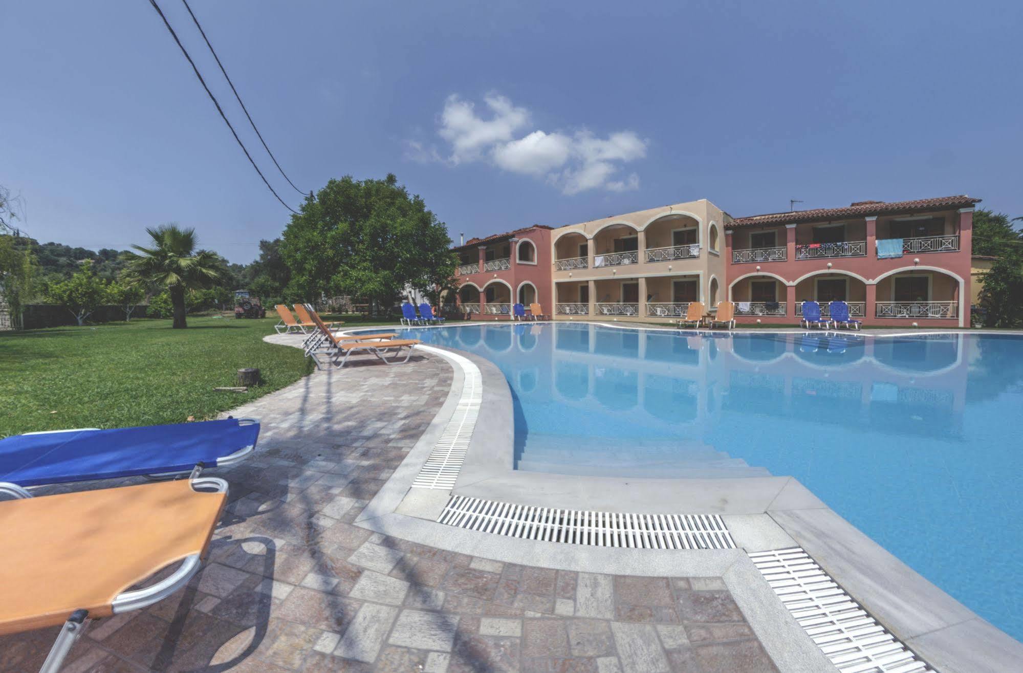 Aparthotel Aronda 3*