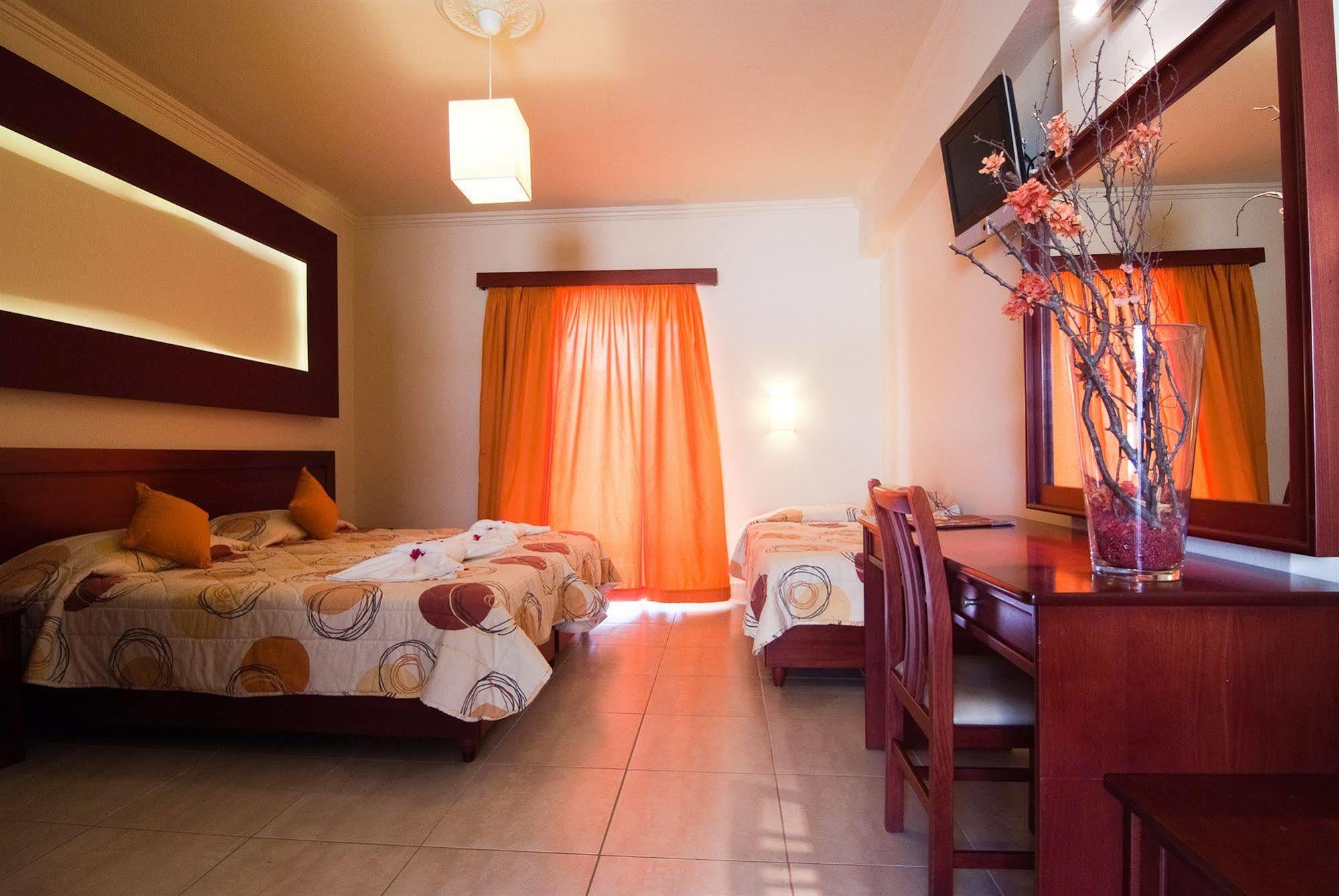 Canadian Hotel 3*