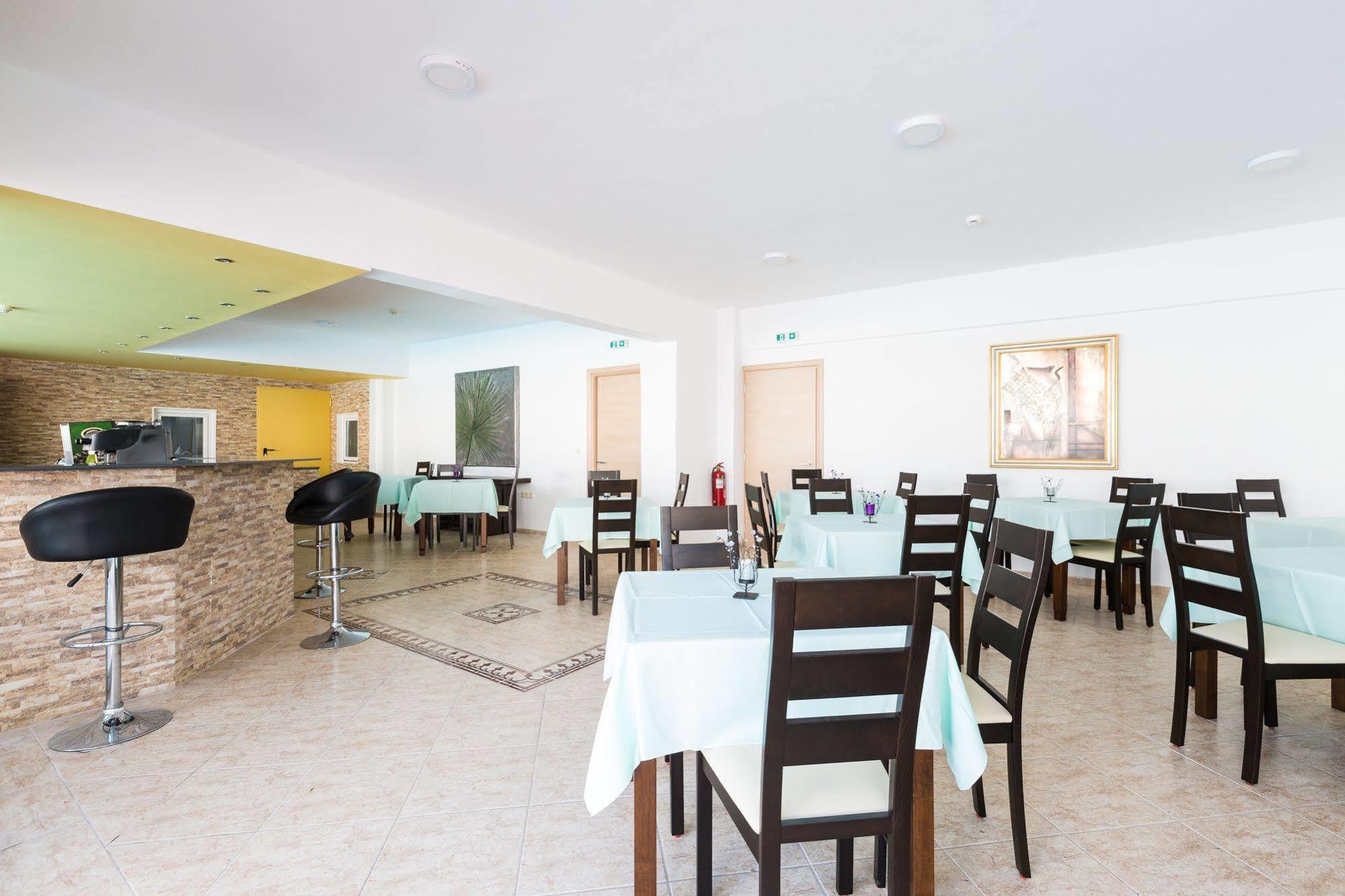 Aparthotel Castello Bianco 3*