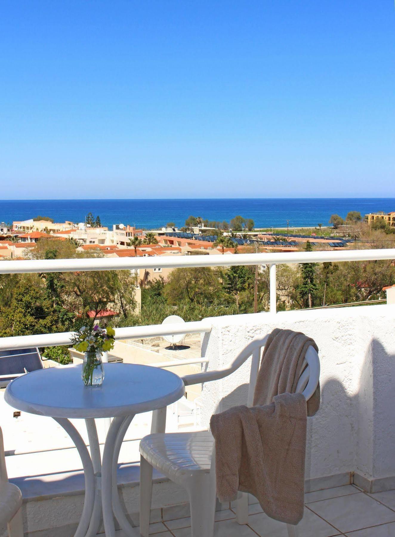 Castello Bianco Aparthotel Platanes (Rethymno)