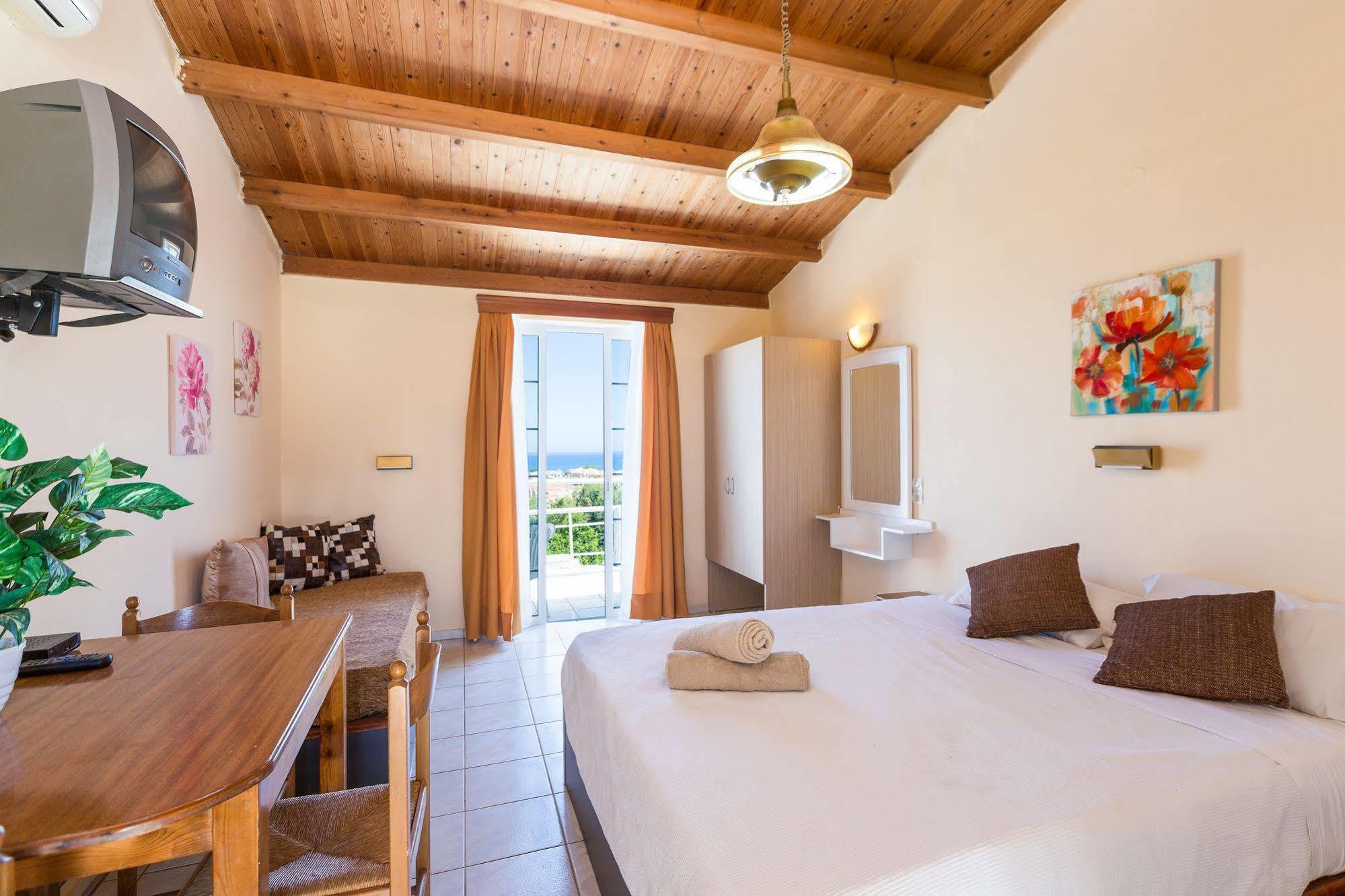 Aparthotel Castello Bianco 3*