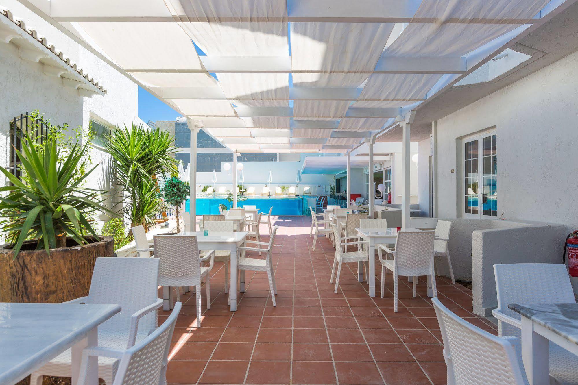 Castello Bianco Aparthotel 3*
