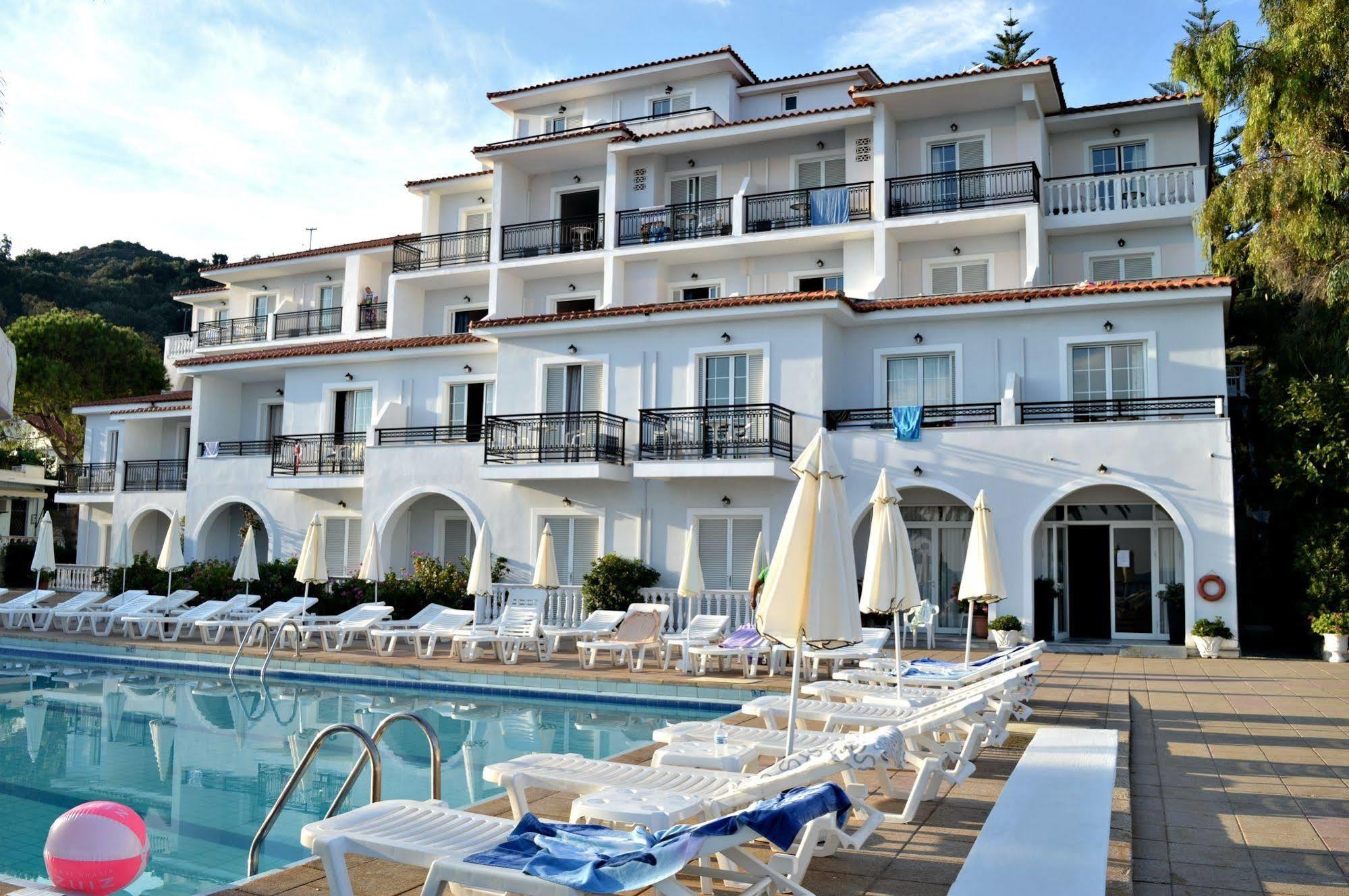 Paradise 3*