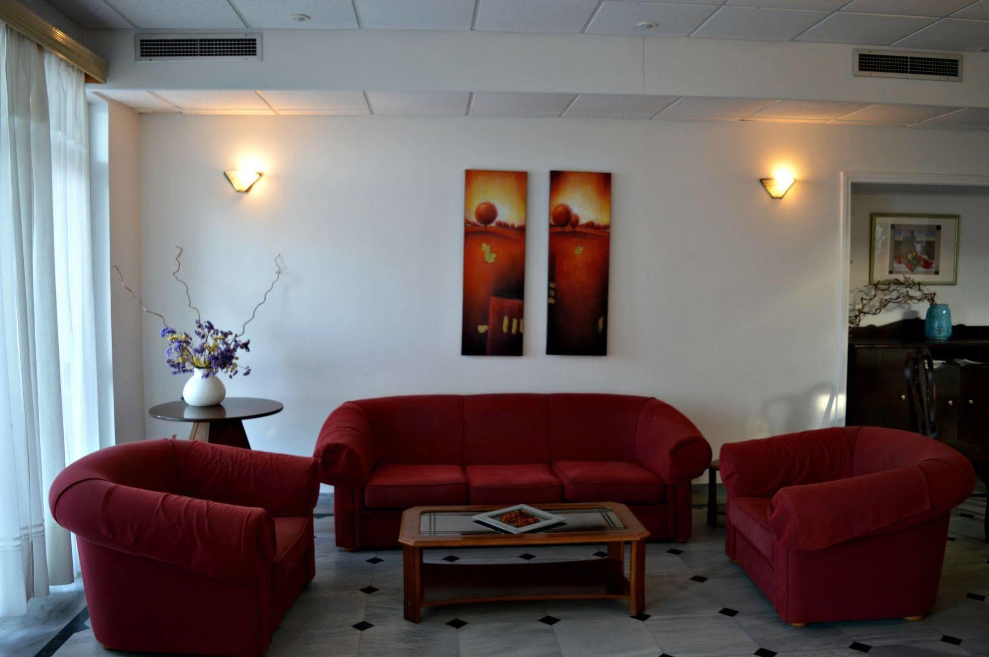 Paradise Hotel 3*