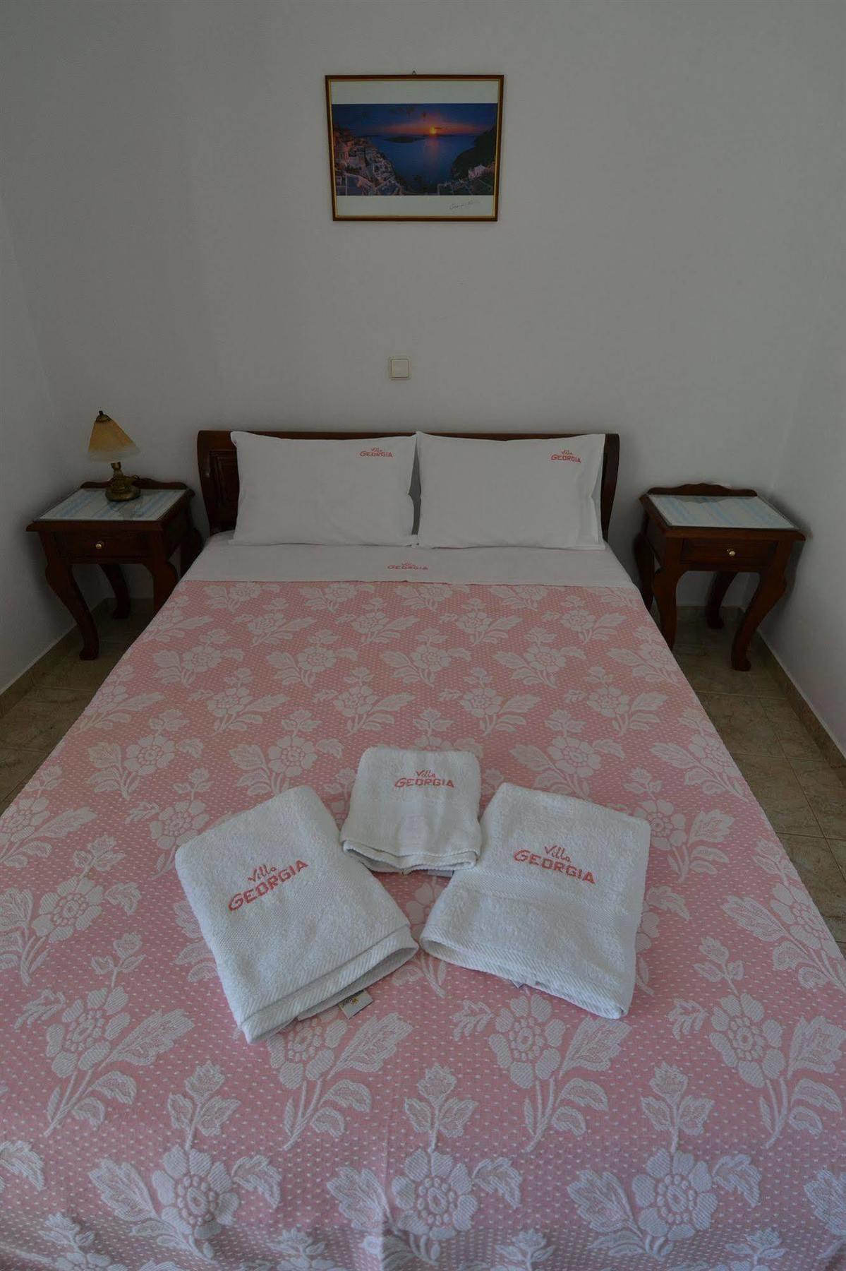 Georgia Hotel Perissa (Santorini)